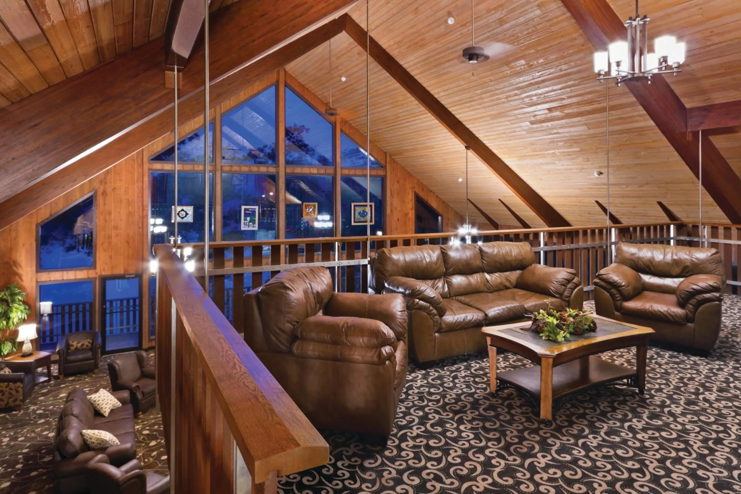 Communal lounge/ TV room, Lobby/Reception in Burr Oak Lodge and Conference Center