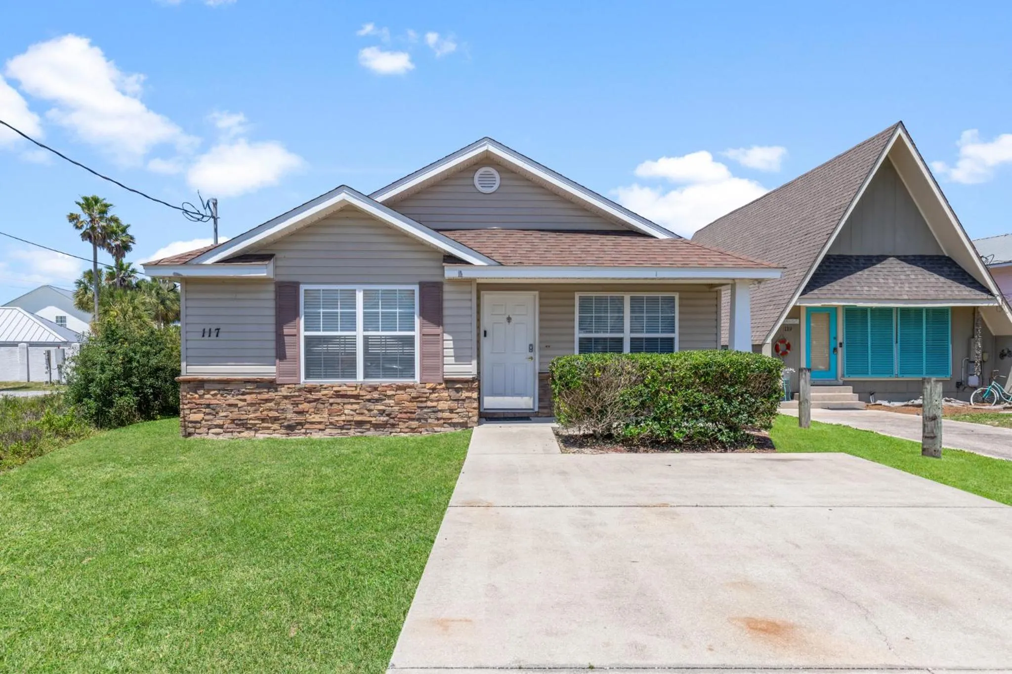 Property building in 117 Palm Beach Dr - Palm Breezy