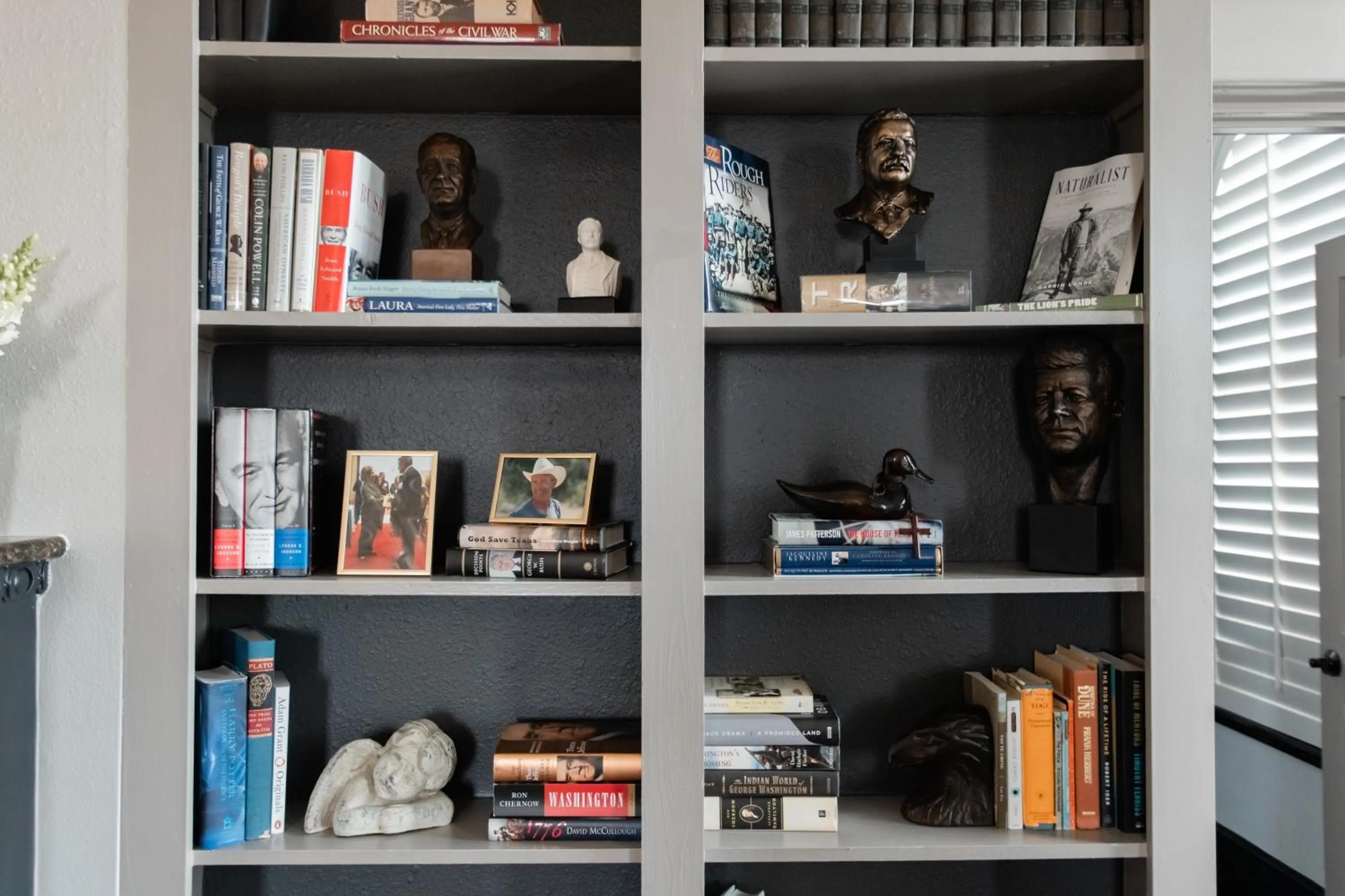 Decorative detail in Grand Hotel