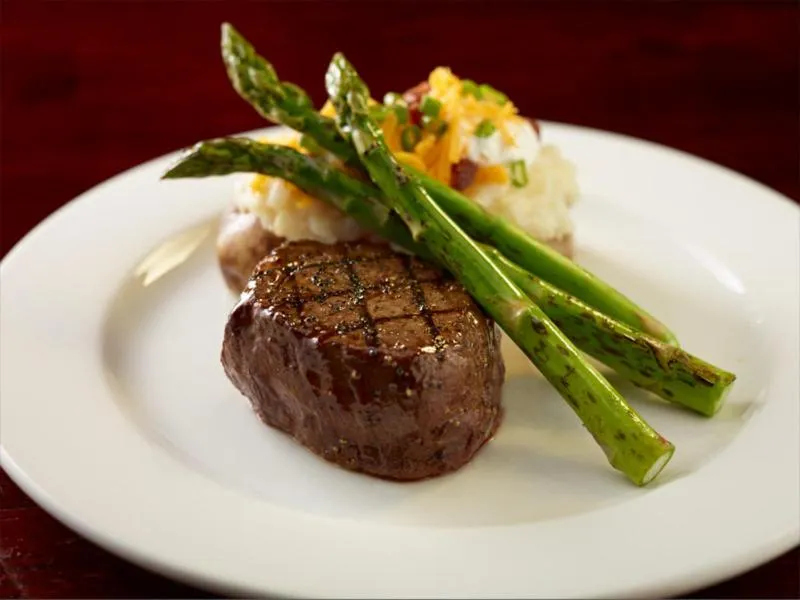 Restaurant/places to eat in Grand Hotel