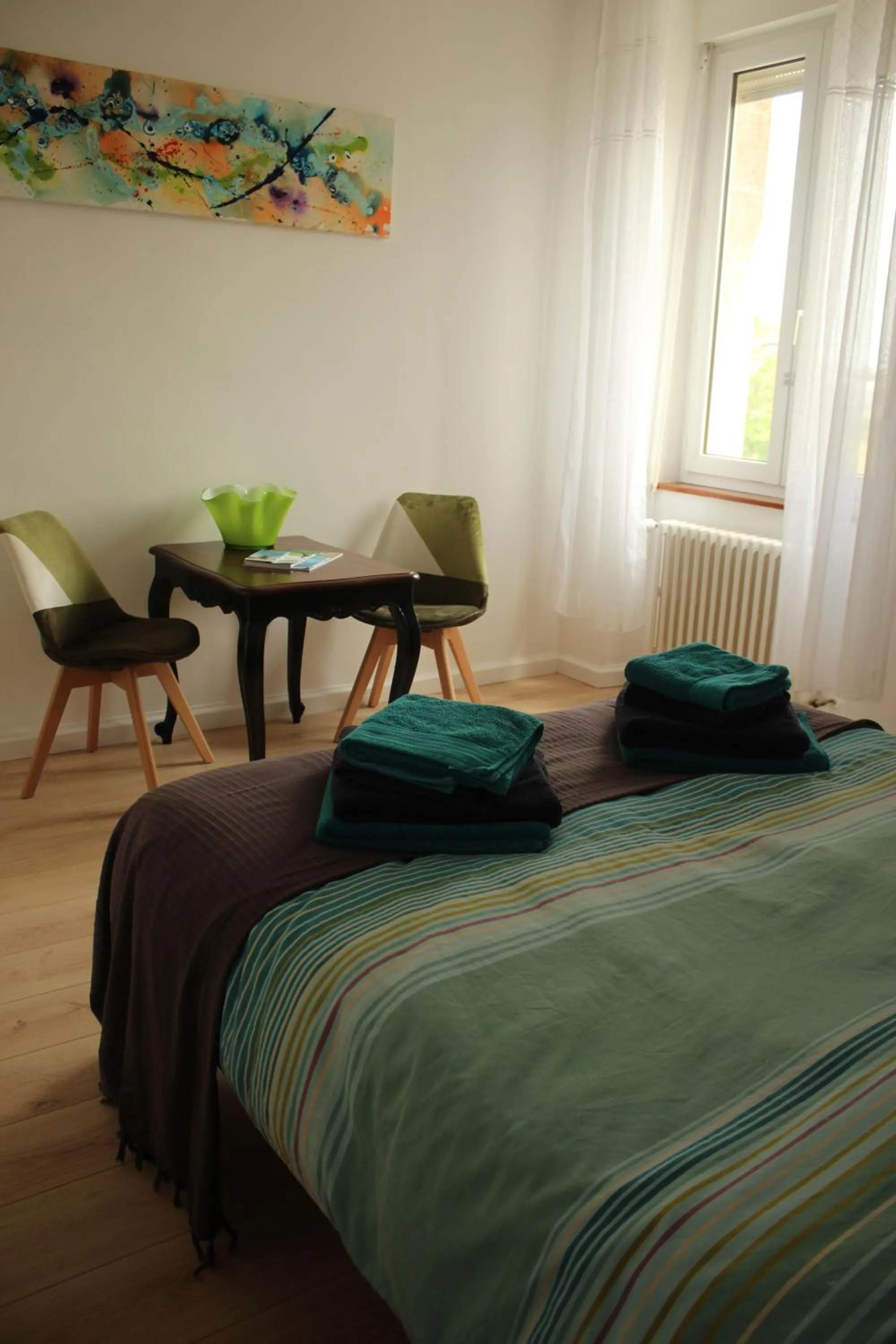 Seating area, Bed in BnB Maison d'Art