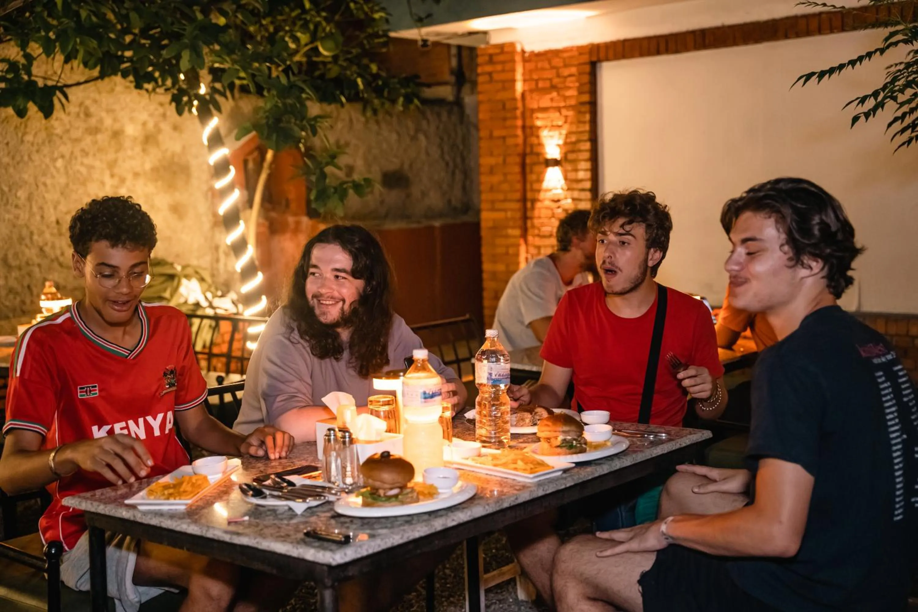 Restaurant/places to eat in Kwabahal Boutique Hostel