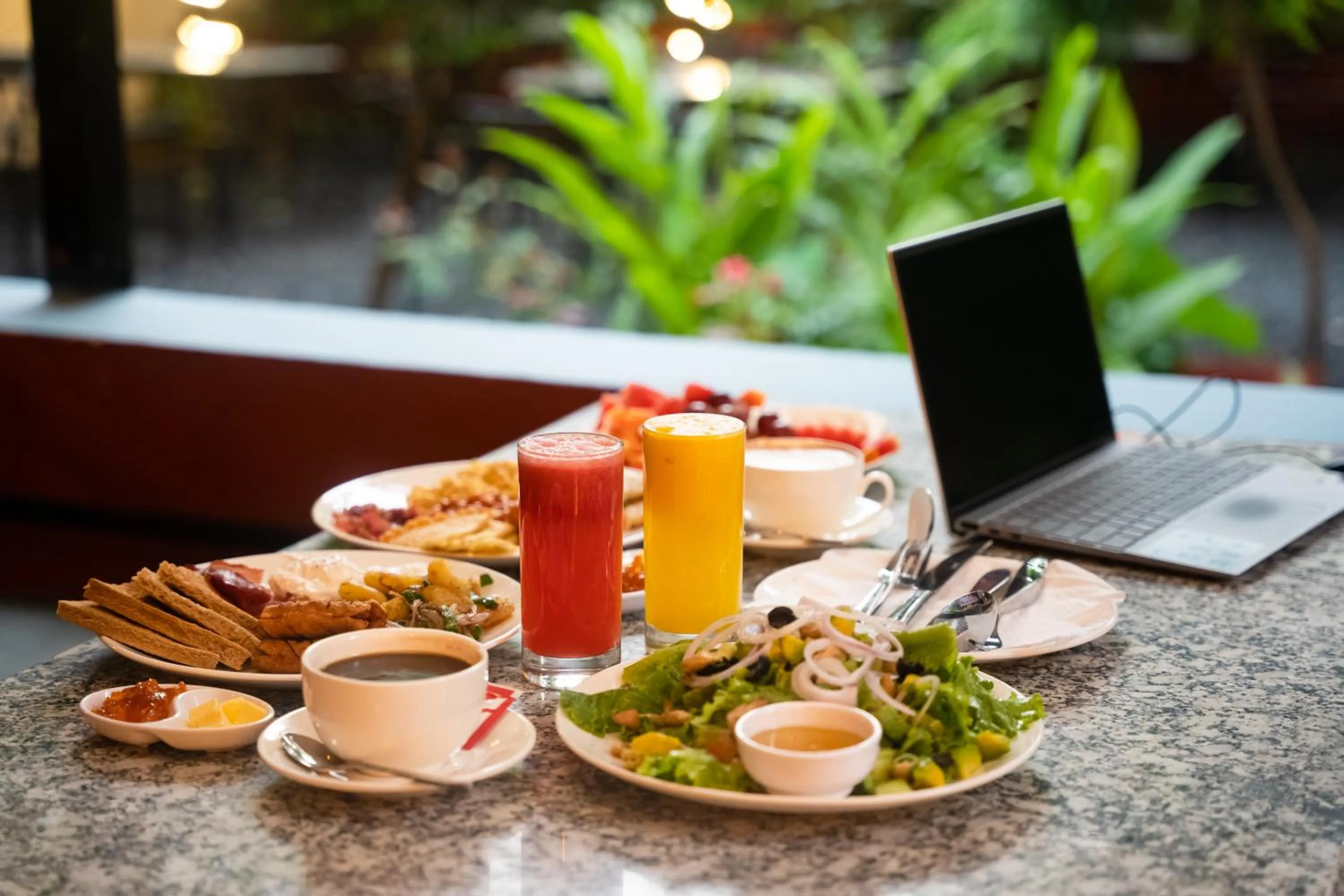 Food and drinks in Kwabahal Boutique Hostel