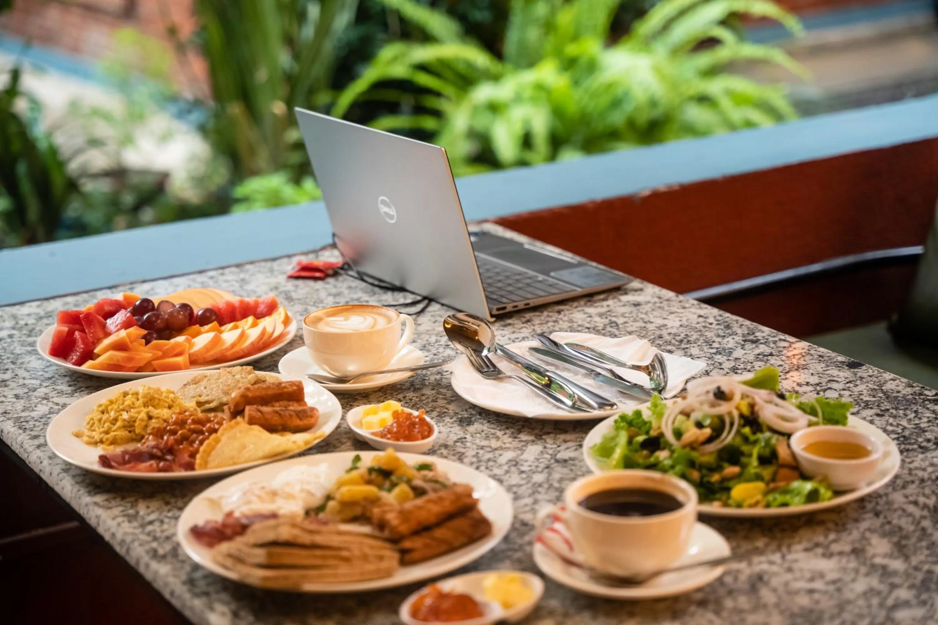 Food and drinks in Kwabahal Boutique Hostel