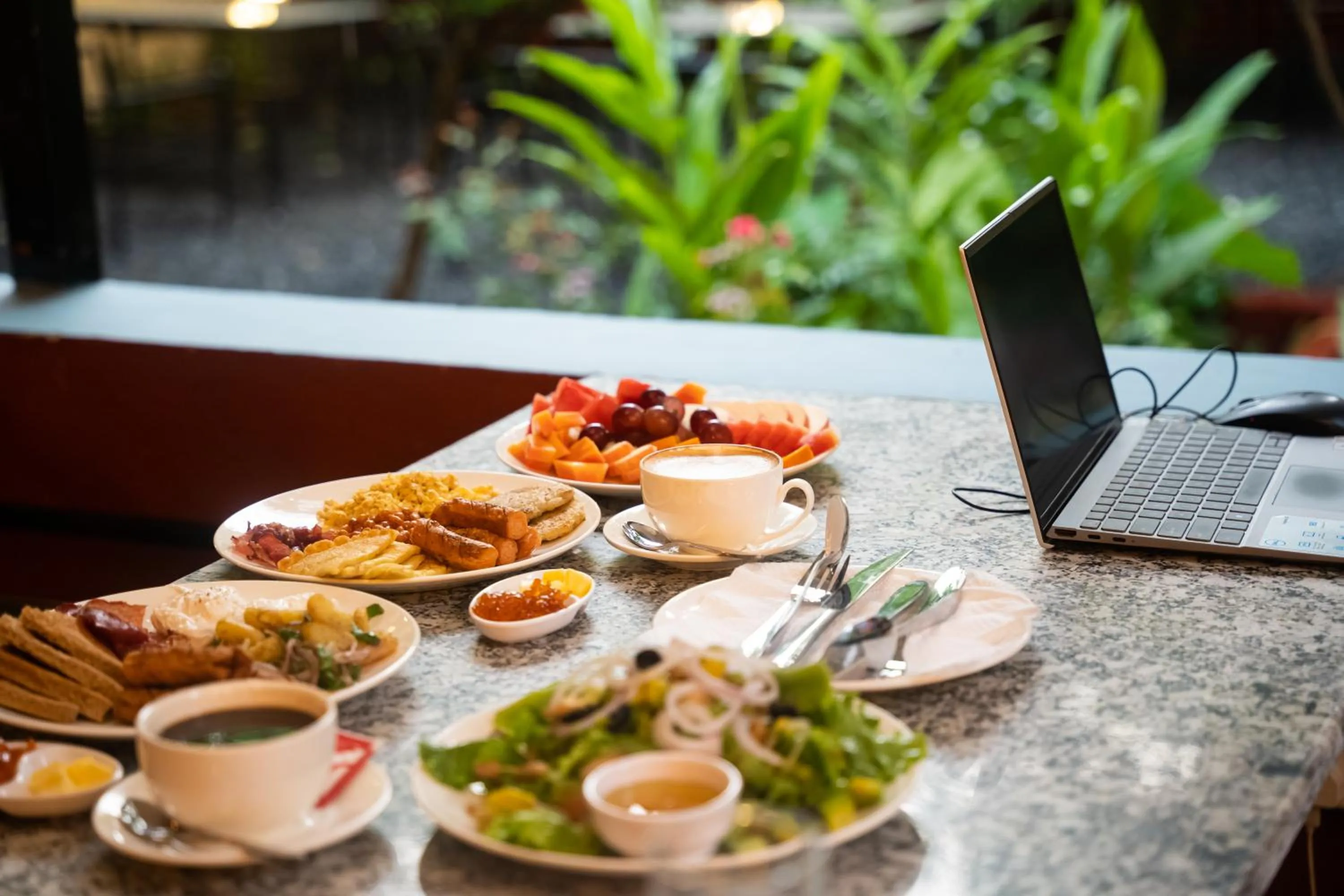 Food and drinks in Kwabahal Boutique Hostel