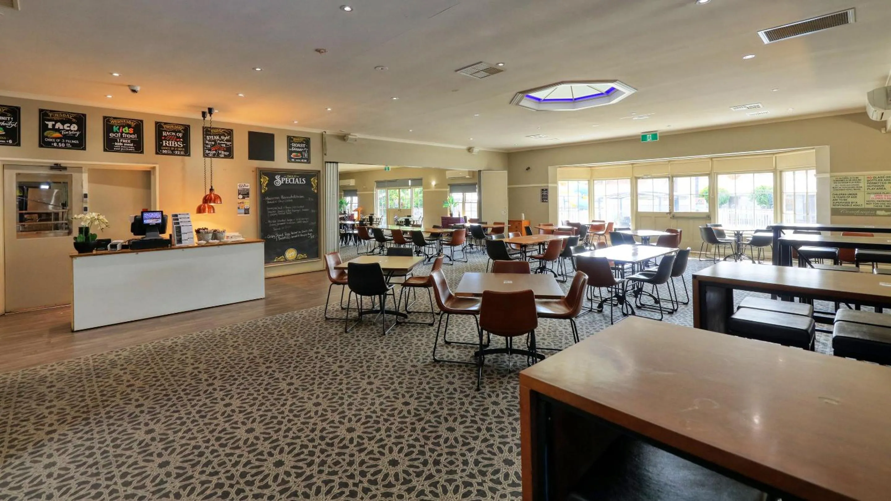 Coachman Hotel Motel