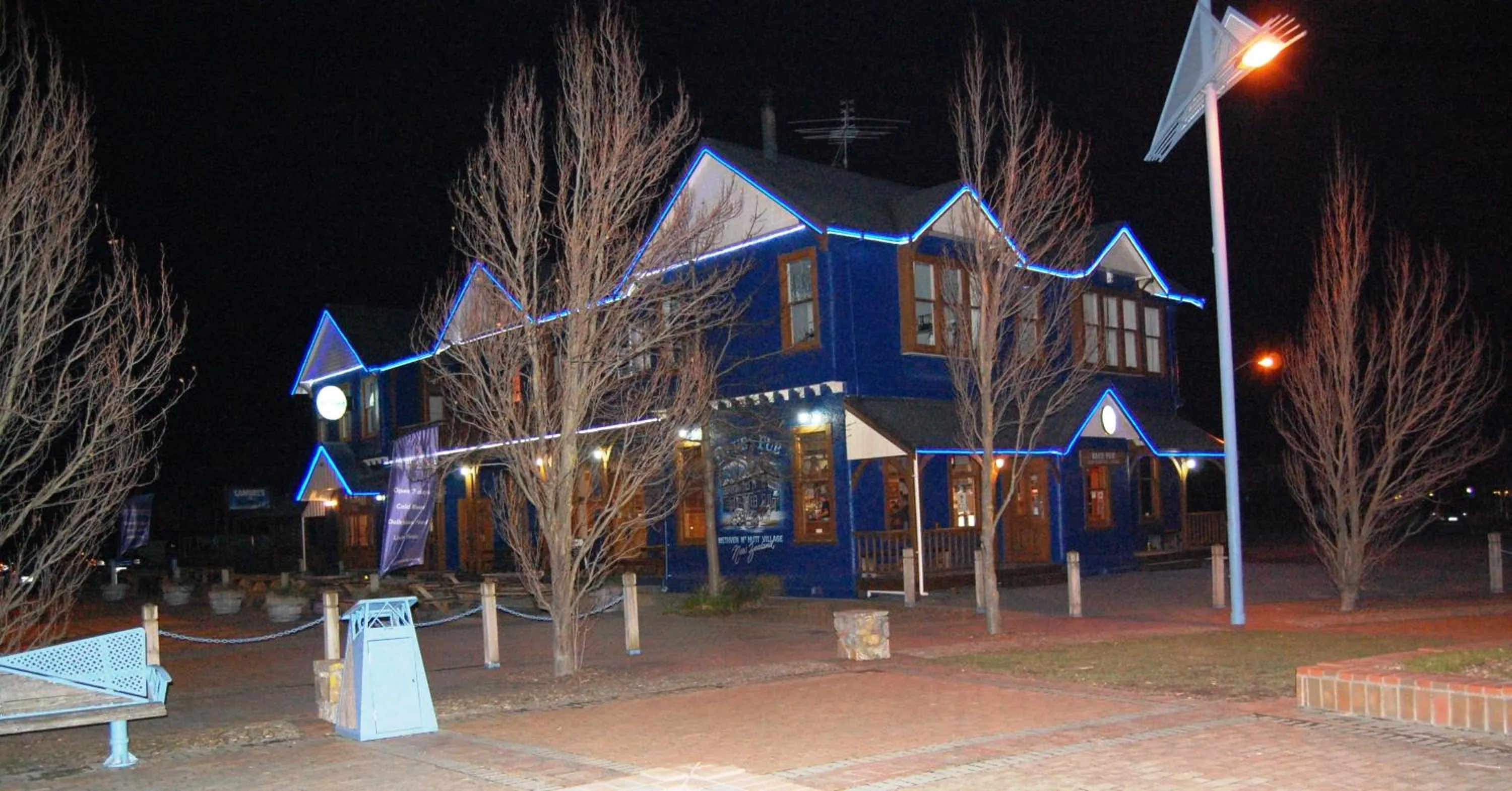 Night in The Blue Pub