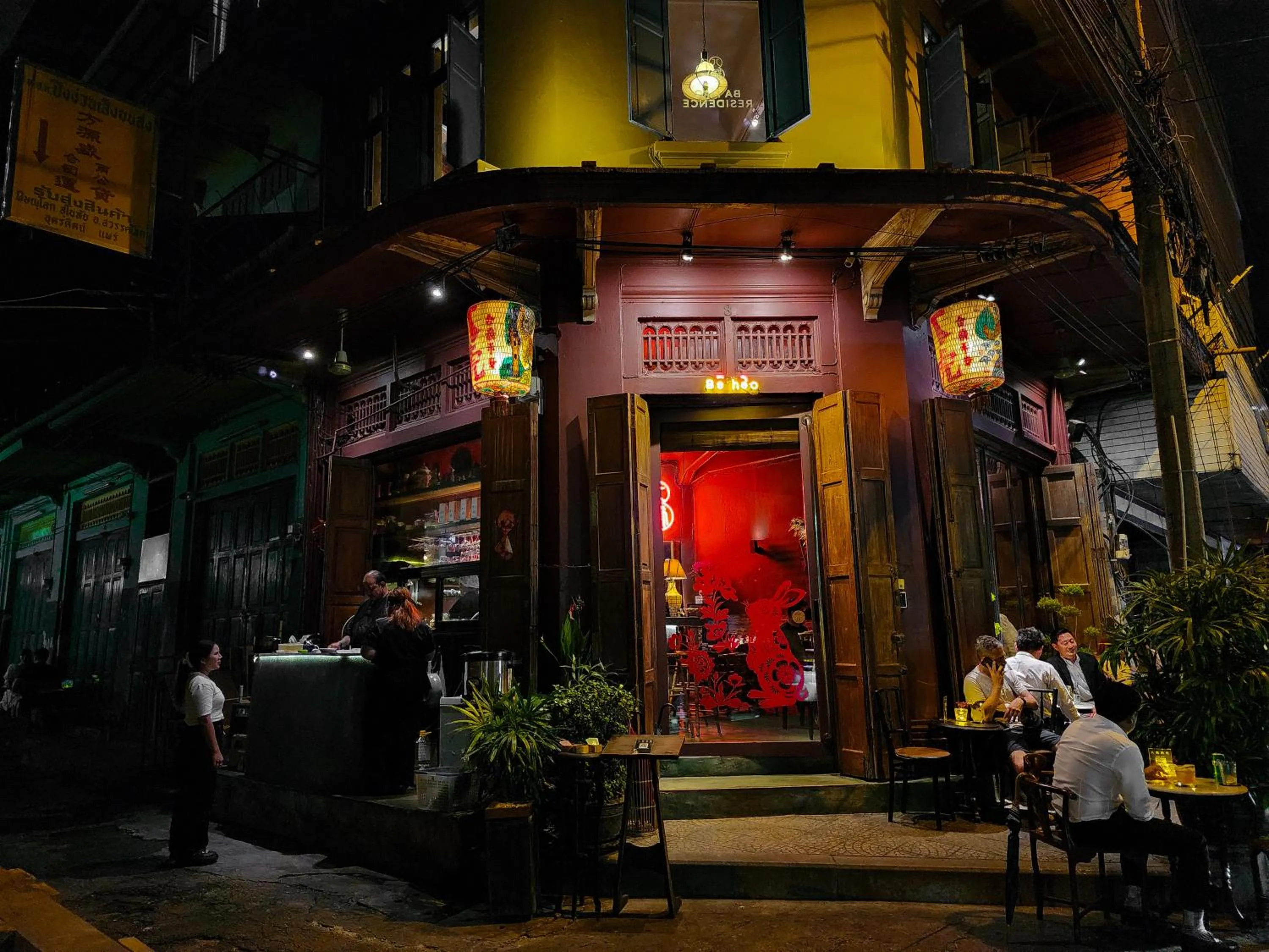 Noir Cafe And Hostel Chinatown Bangkok