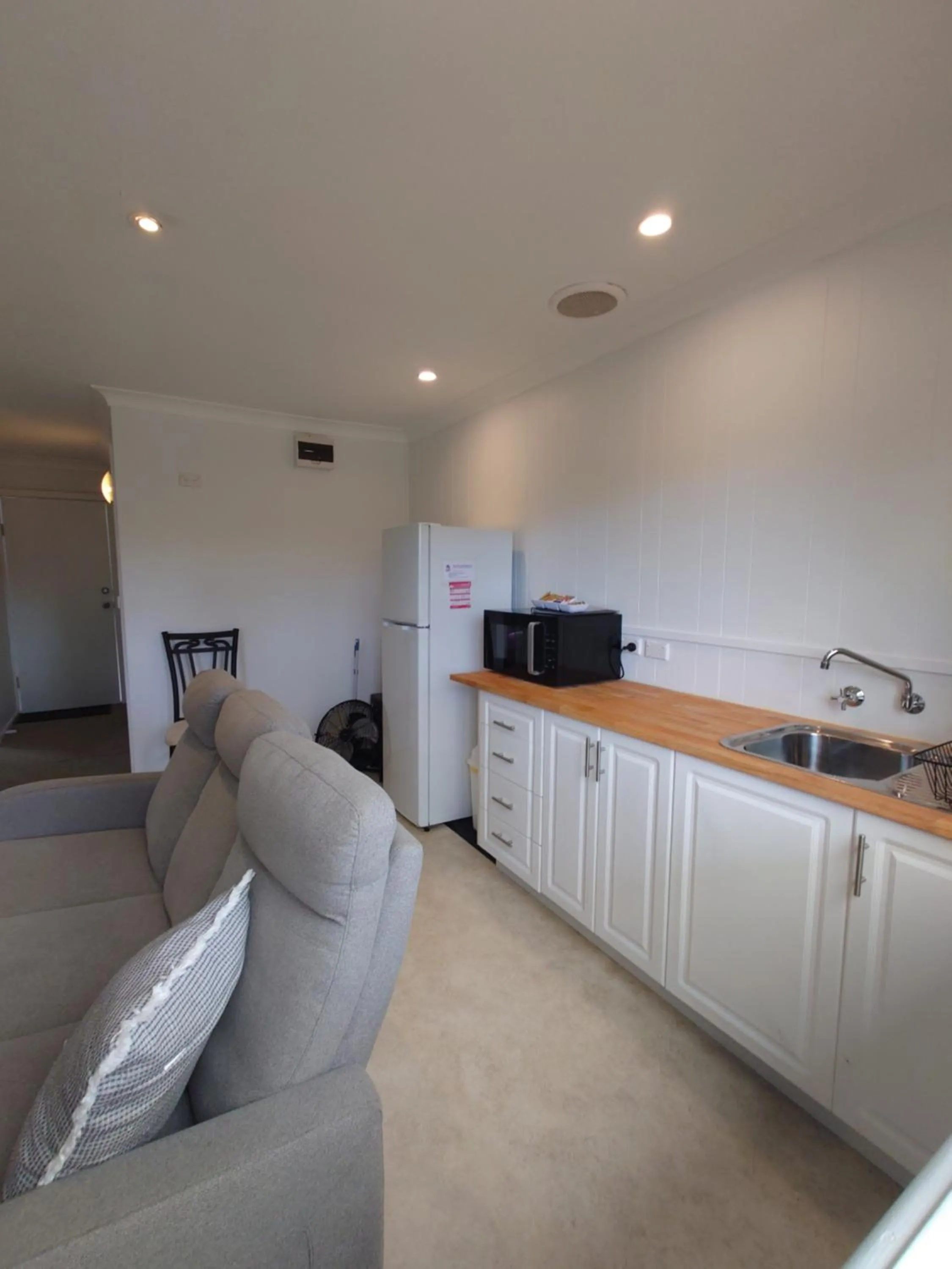 Kitchen or kitchenette in Top of the Lake Holiday Units