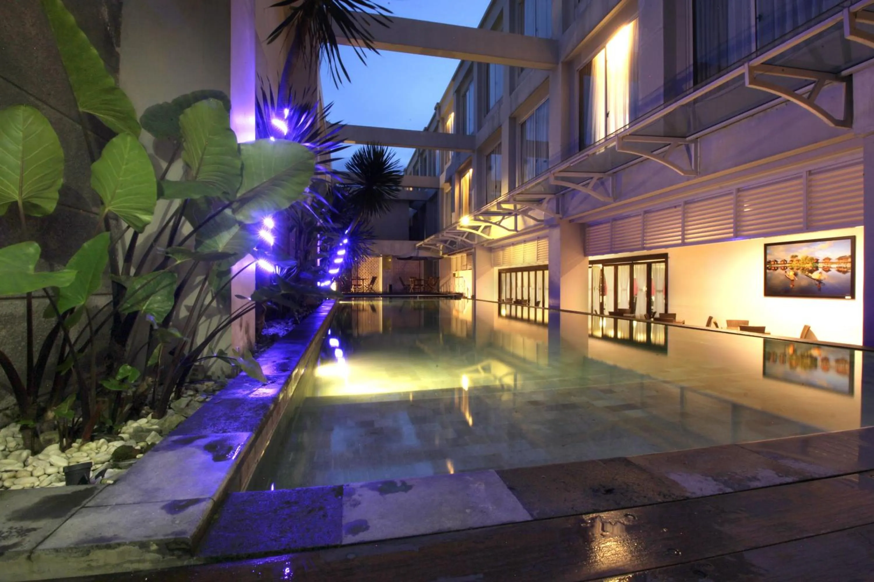 Swimming Pool in Megaland Hotel Solo