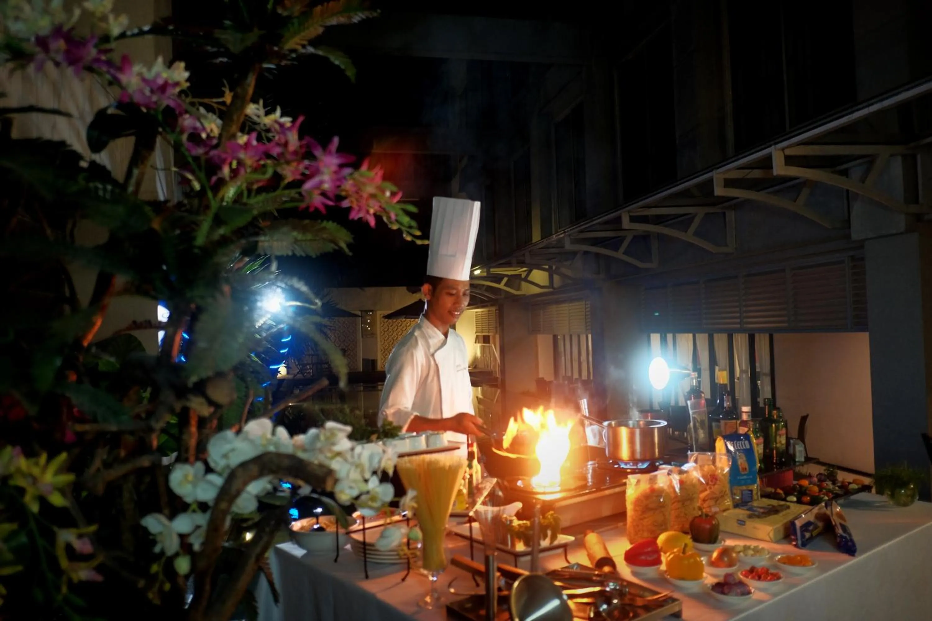 Restaurant/Places to Eat in Megaland Hotel Solo