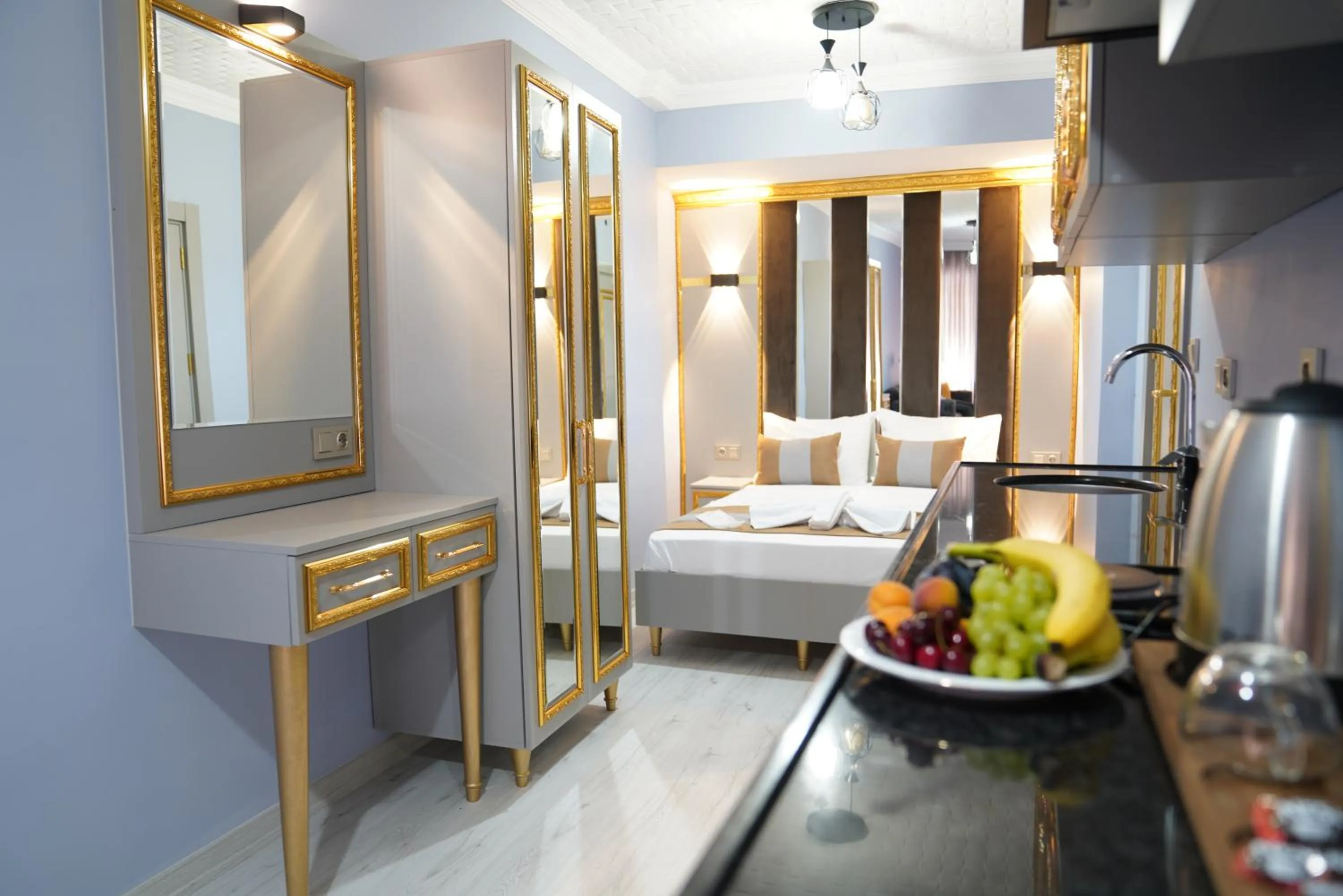 Kitchen or kitchenette in Taksim Maria suit hotel