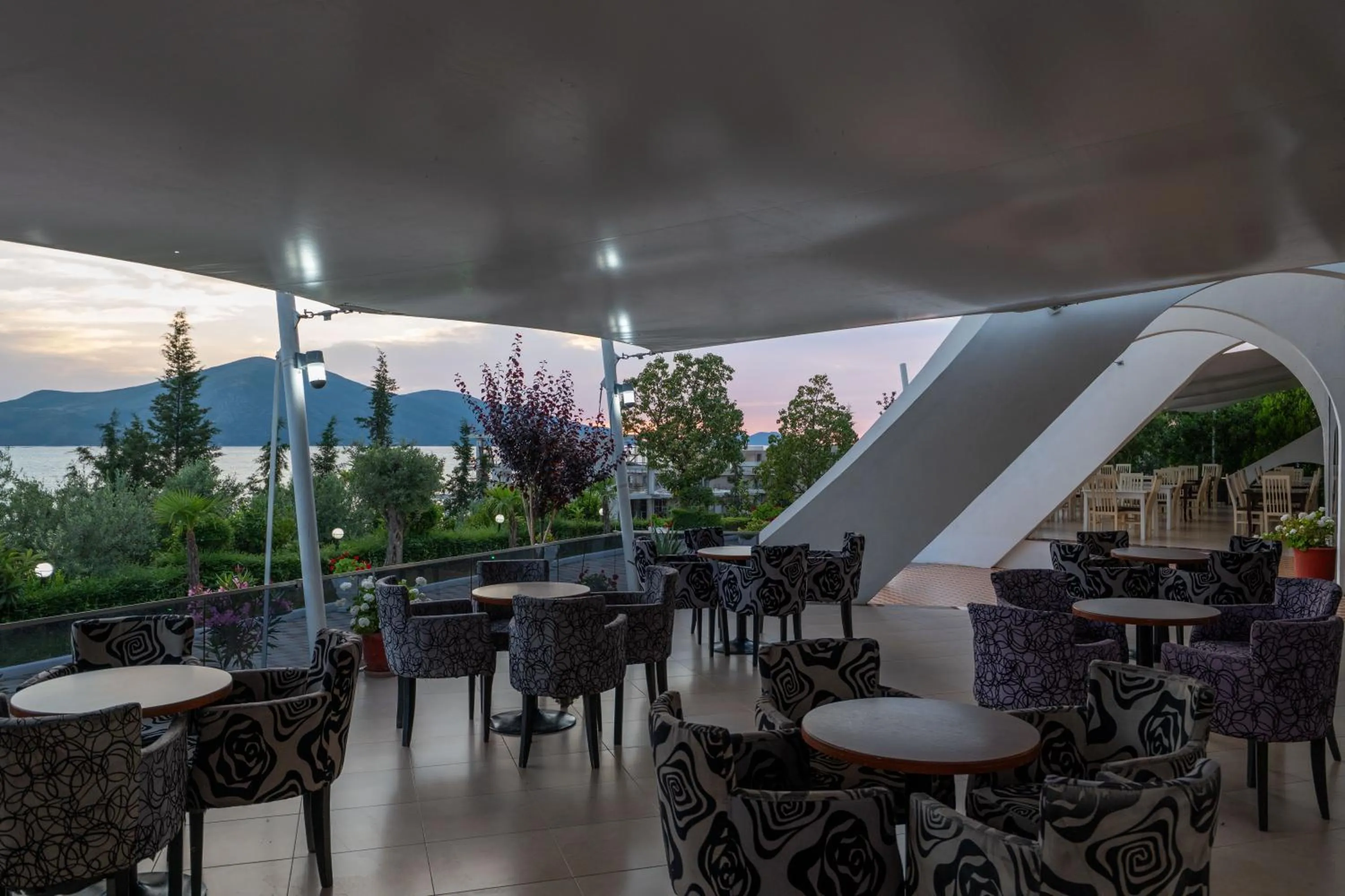 Restaurant/places to eat in Edva Resort