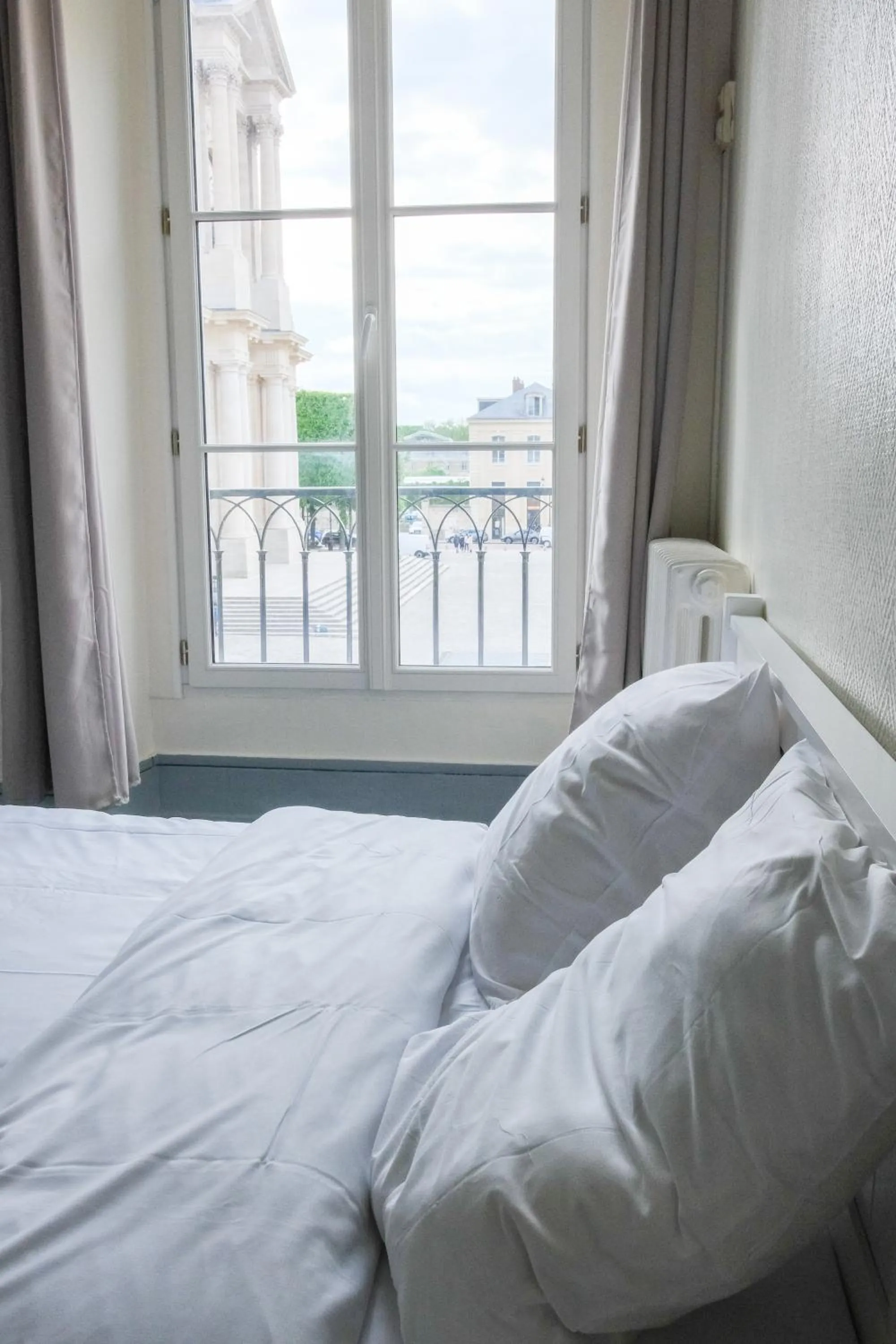 Photo of the whole room in L’ESPERANCE