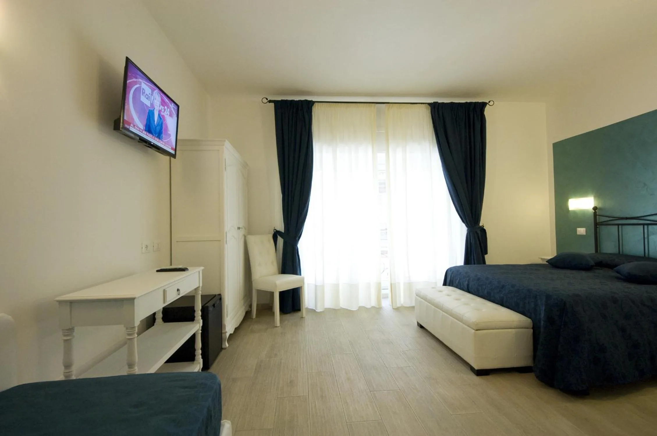 Photo of the whole room, Bed in Atlantis Inn Roma