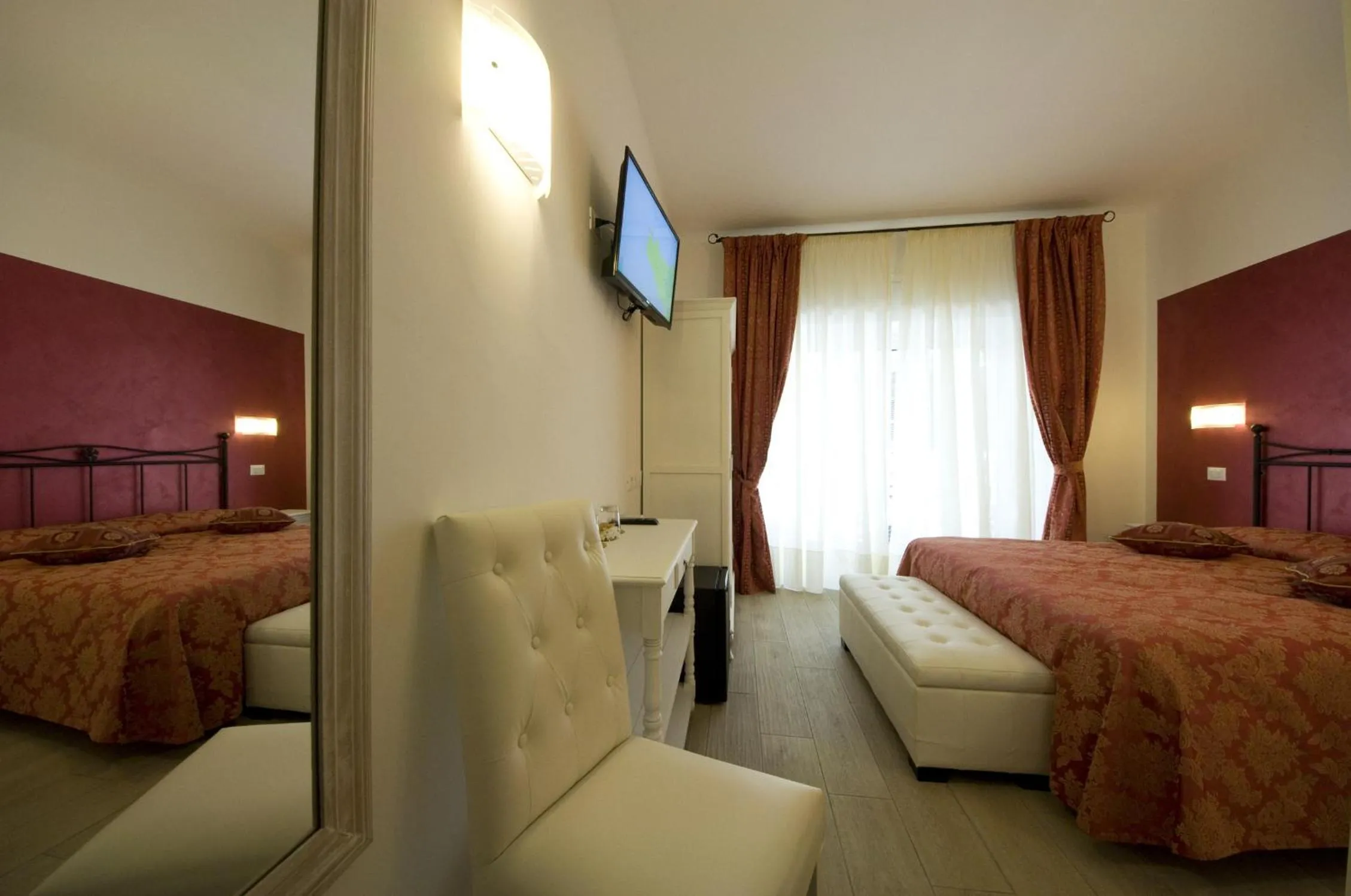 Photo of the whole room, Bed in Atlantis Inn Roma