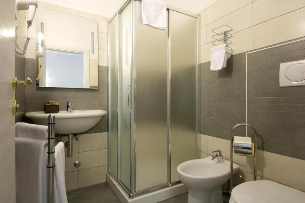 Bathroom in Atlantis Inn Roma