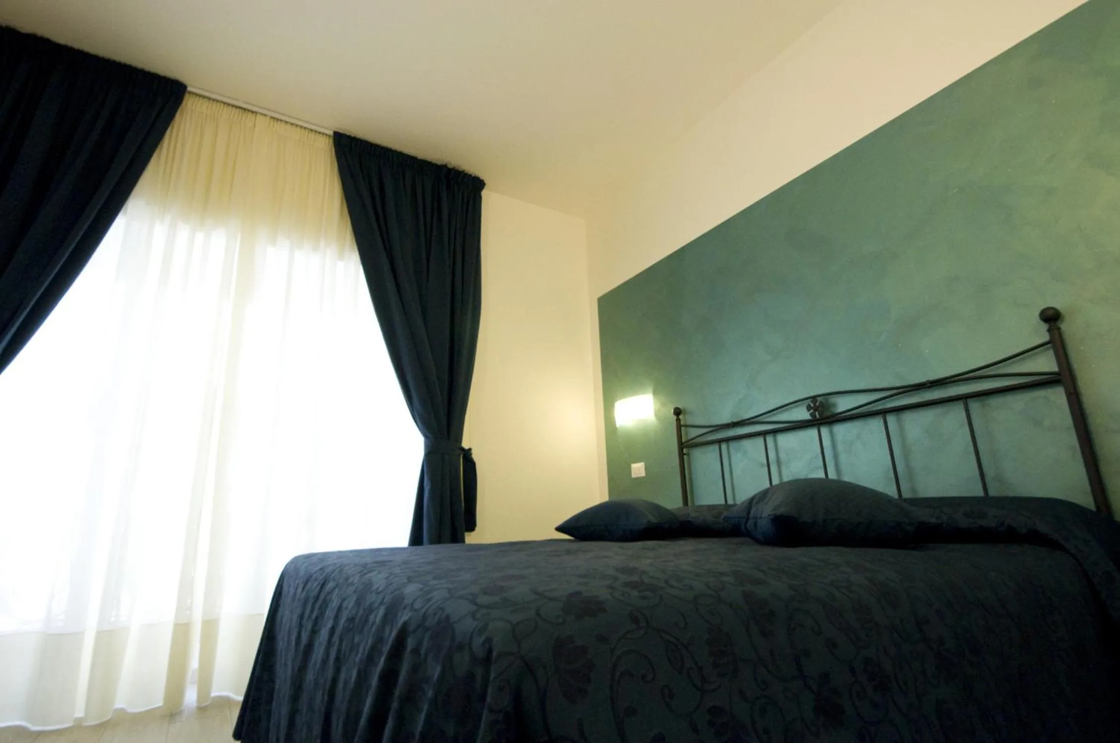 Bed in Atlantis Inn Roma