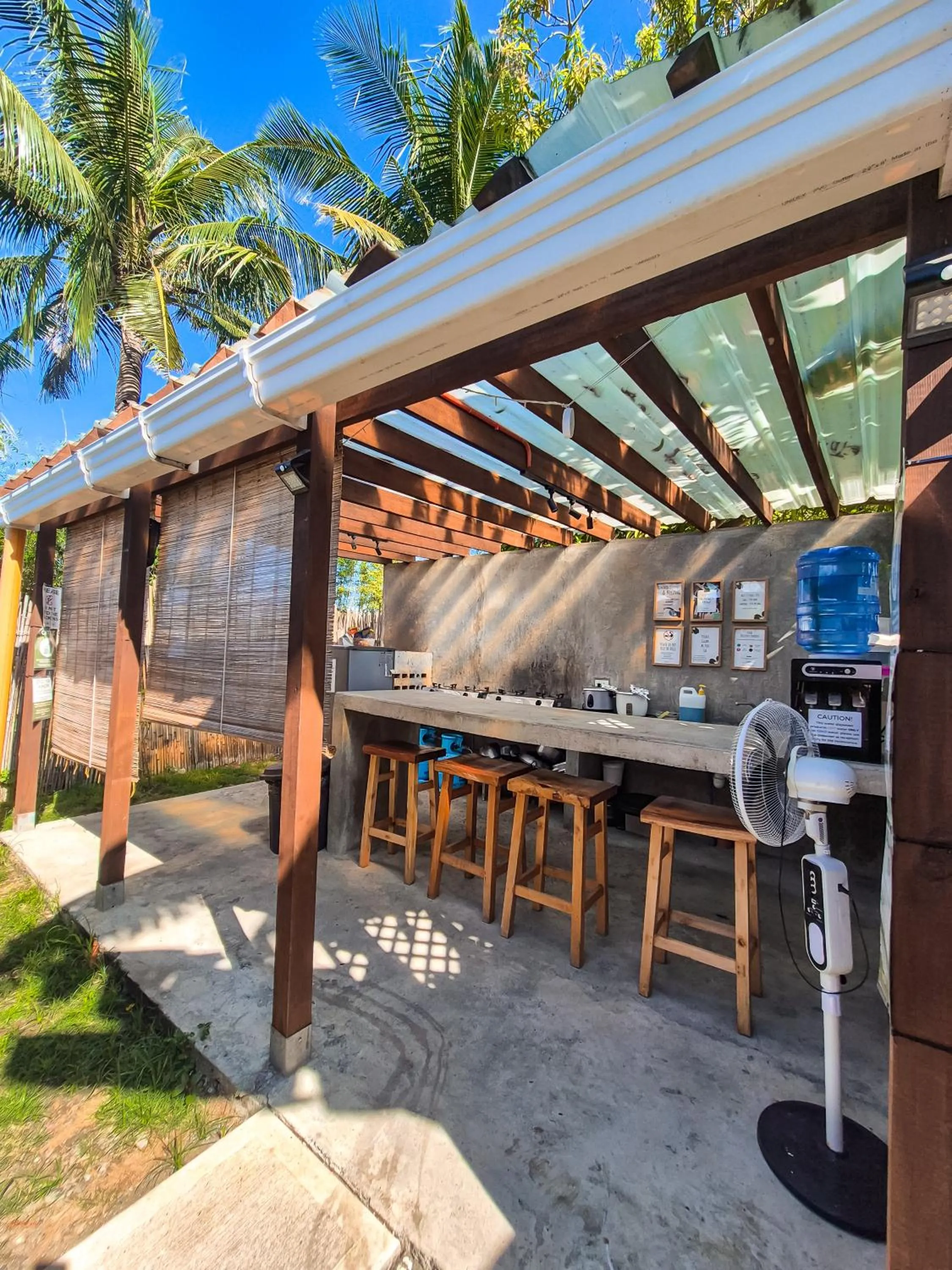 Communal kitchen in 148 Guesthouse and Resort