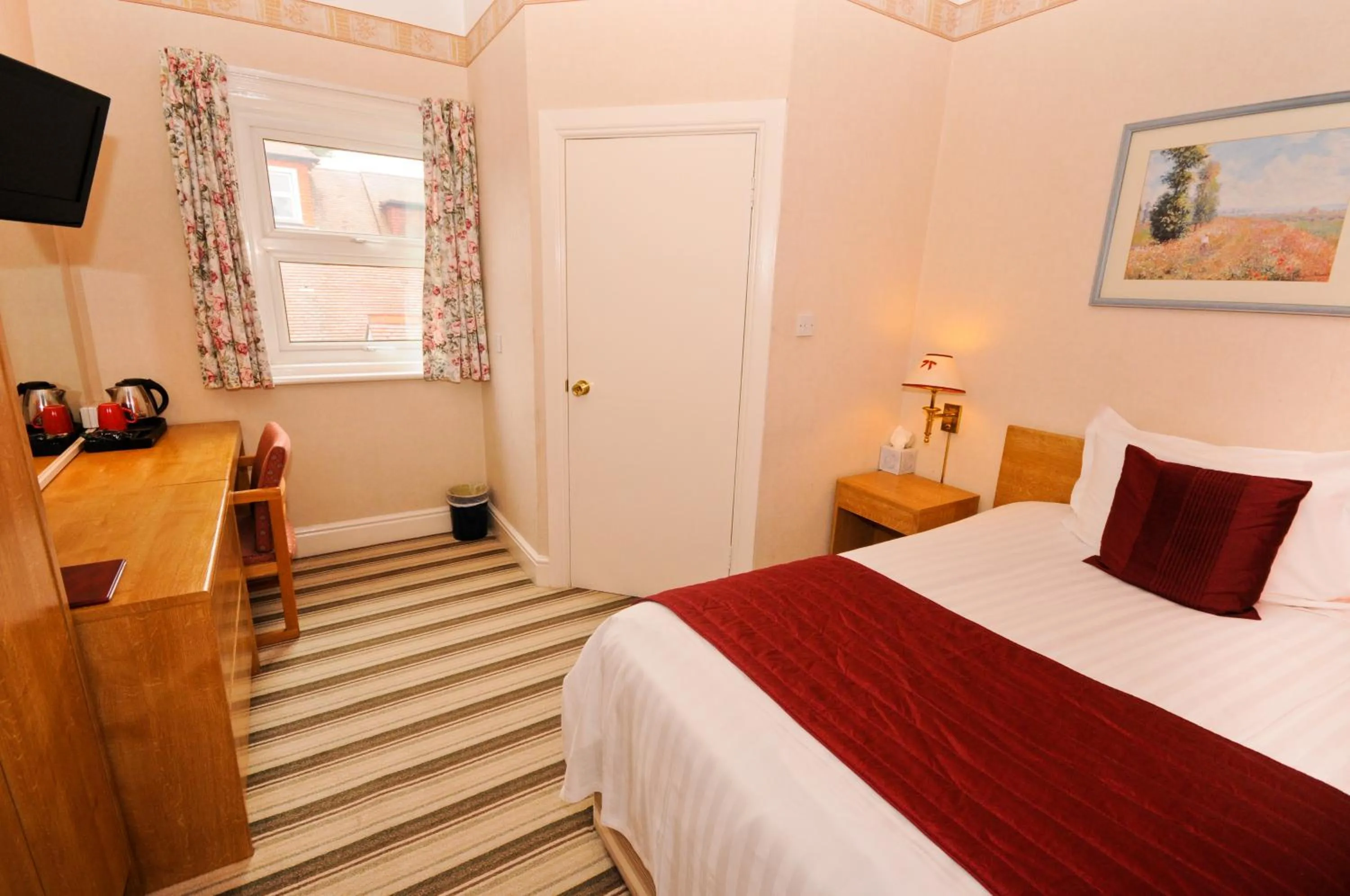 Decorative detail, Bed in Denewood Hotel