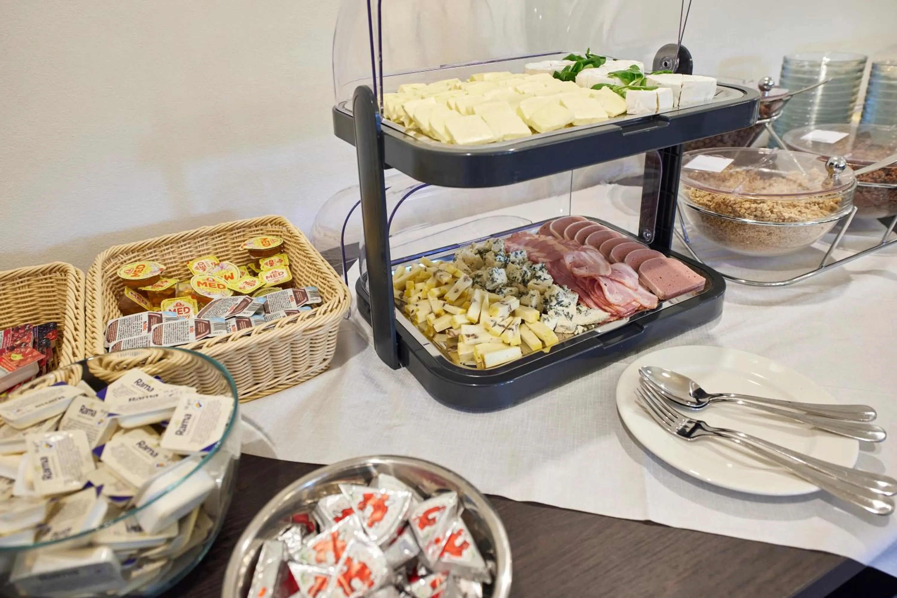 Buffet breakfast in Hotel Auri