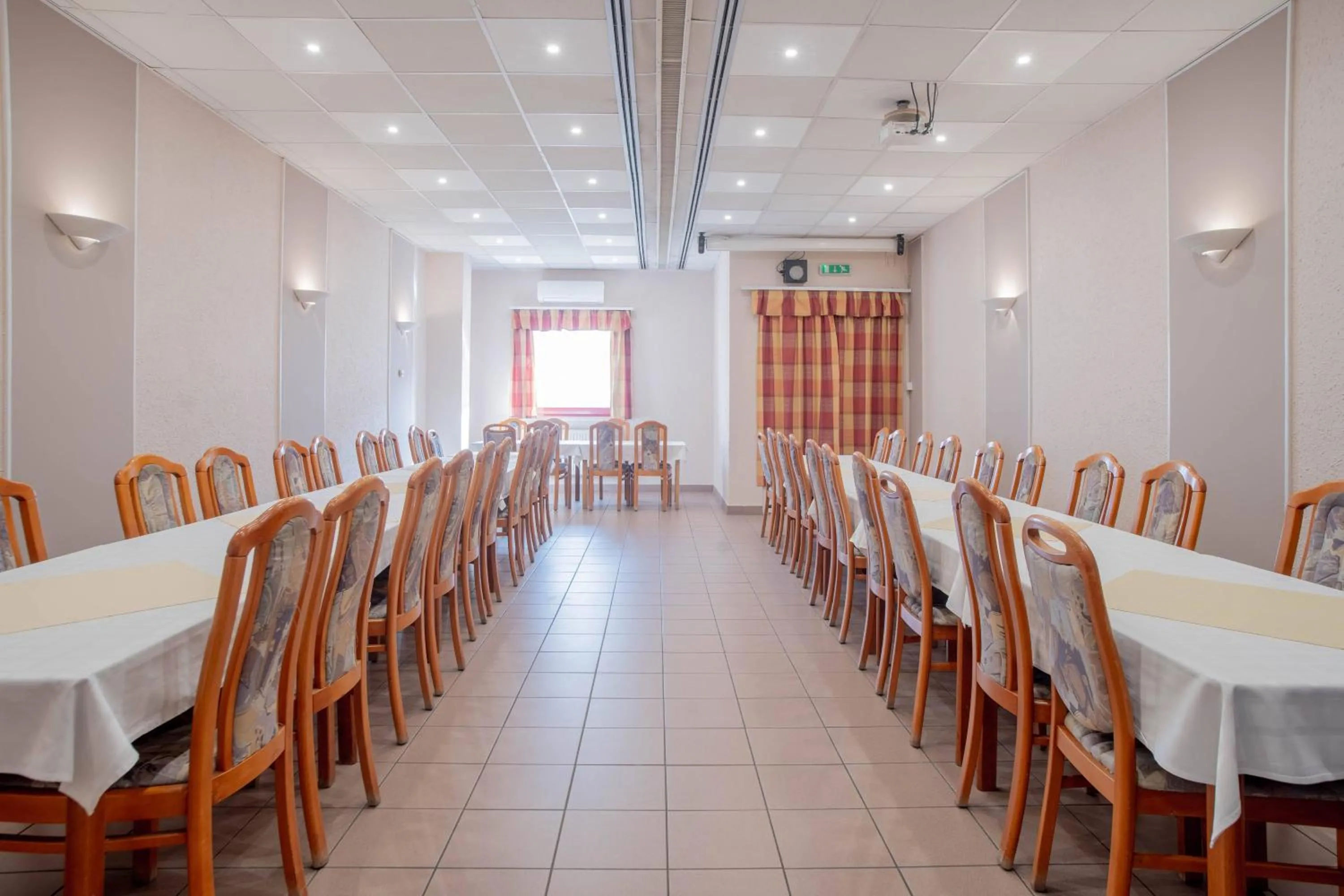 Banquet/Function facilities in Homoky Hotels Bestline Hotel