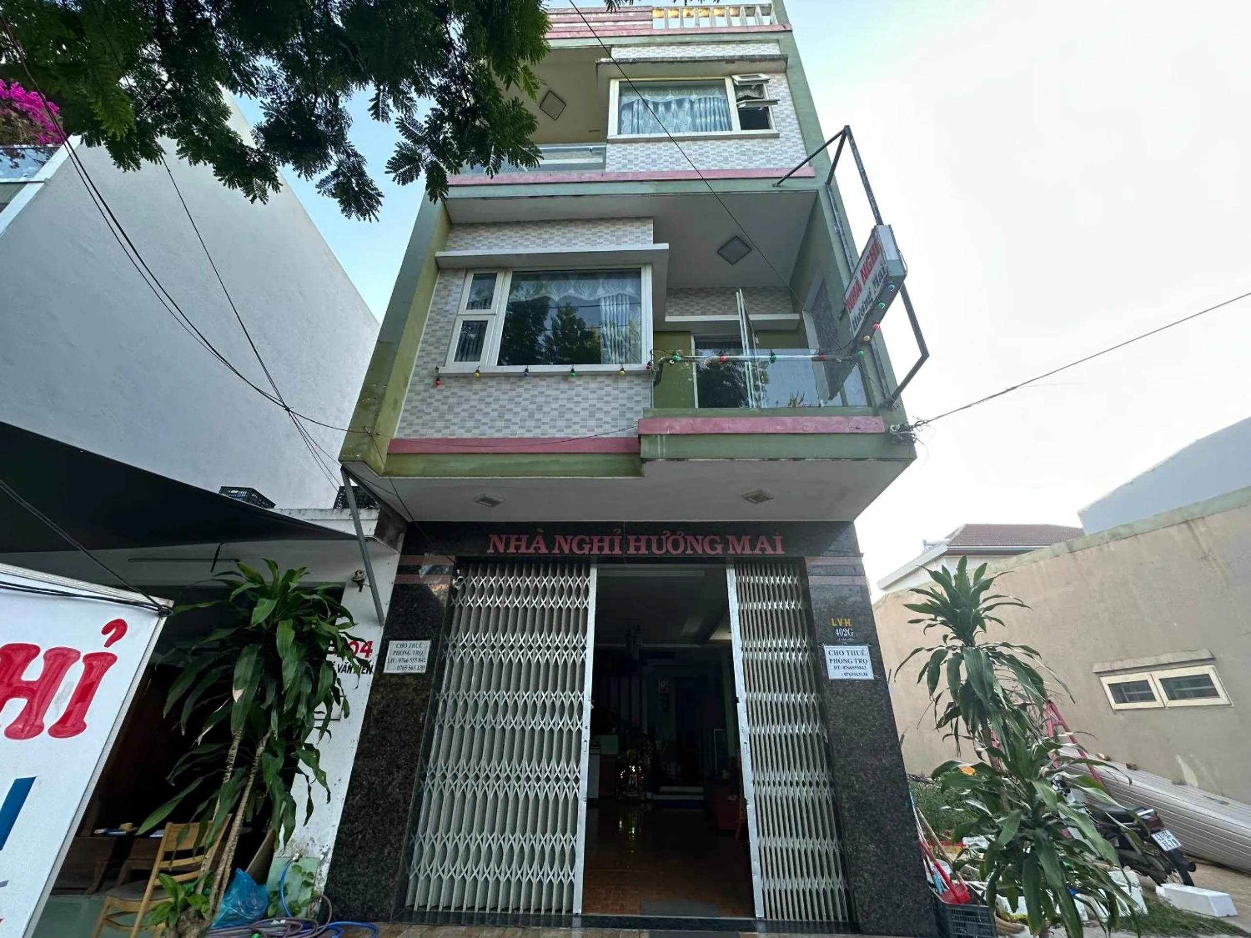 Facade/entrance in SPOT ON 1186 Nha Nghi Huong Mai