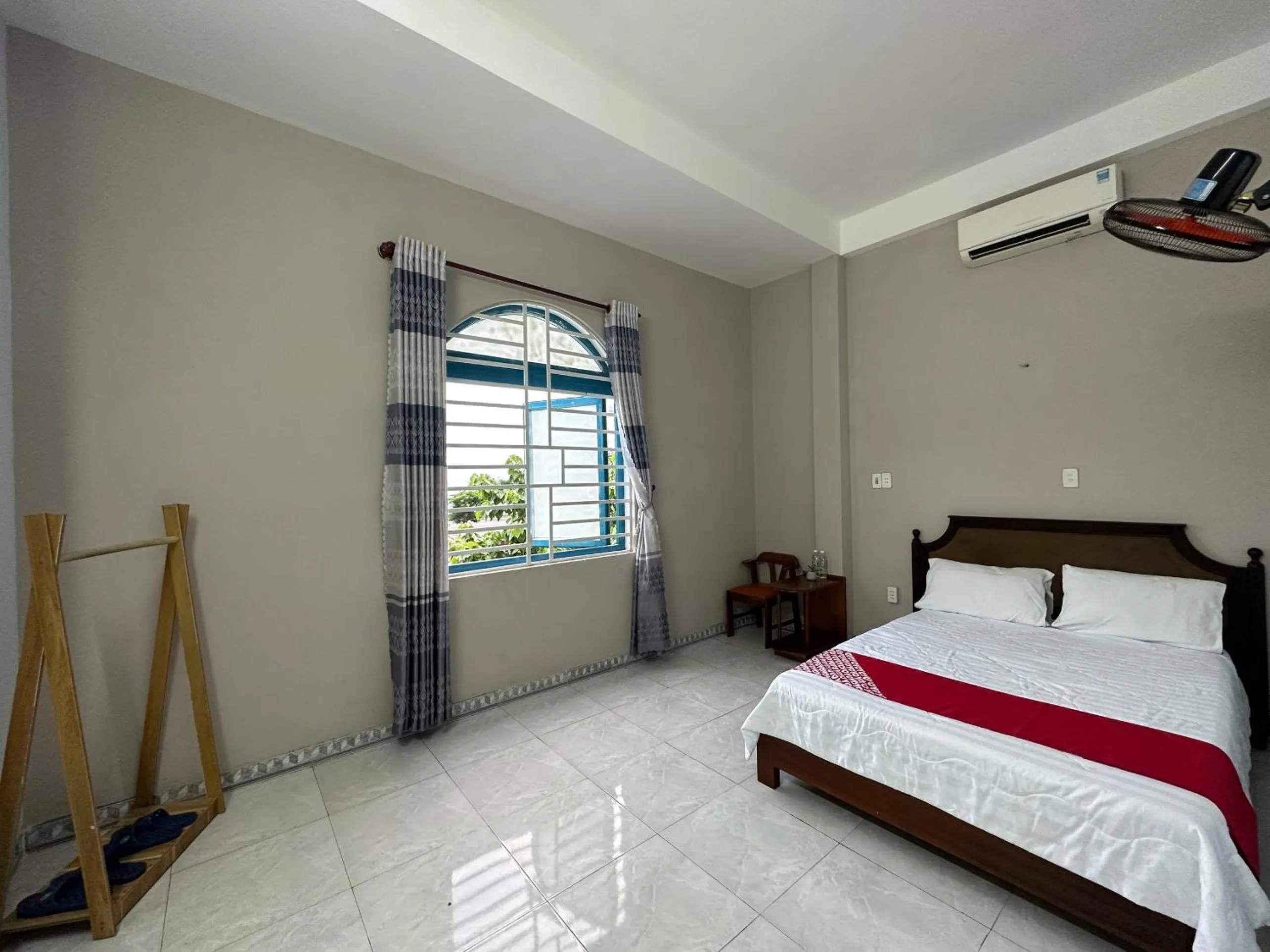 Bedroom, Bed in OYO 1187 Suoi Da Motel