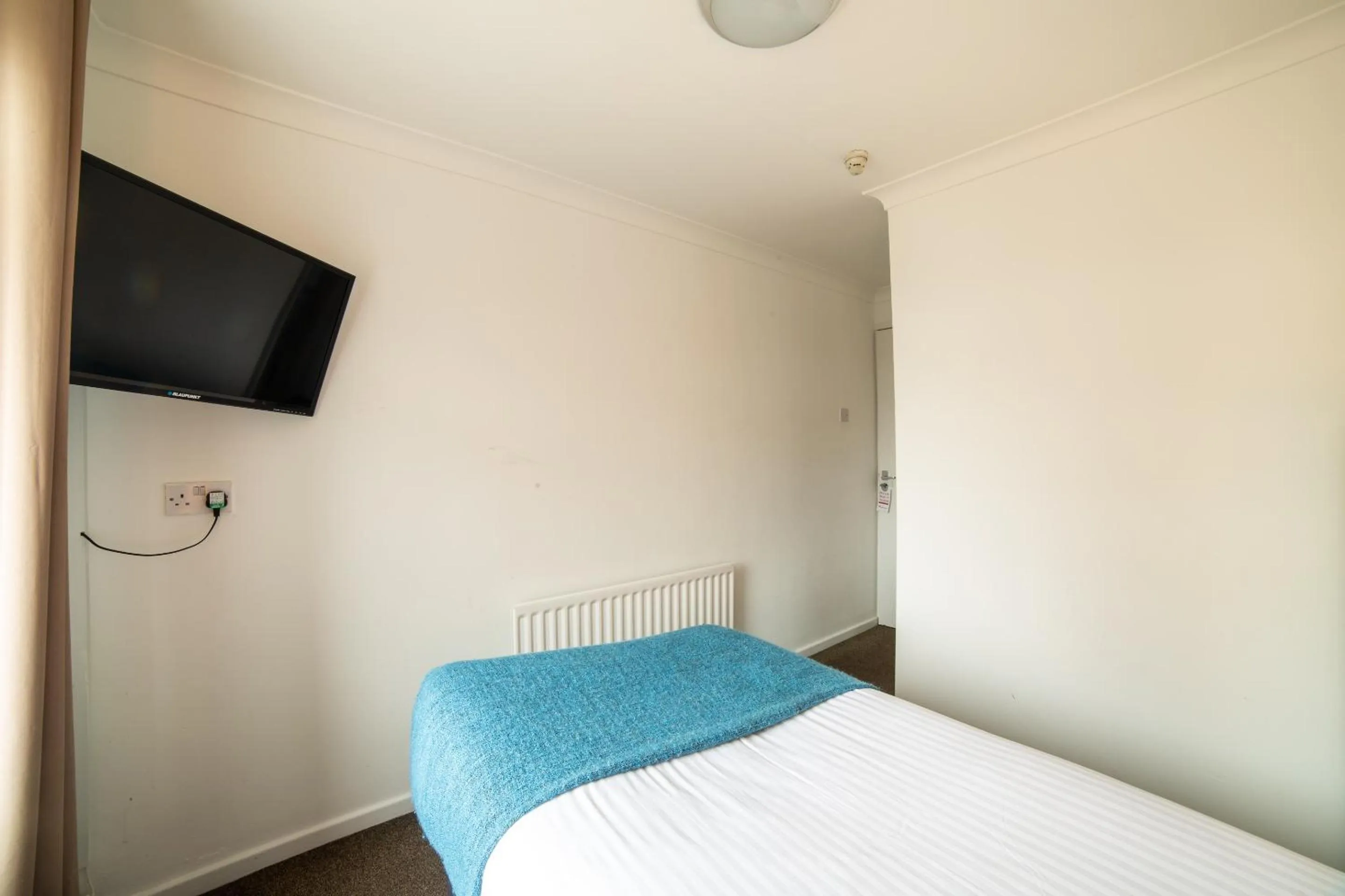 Bedroom, Bed in The Douglas Hotel