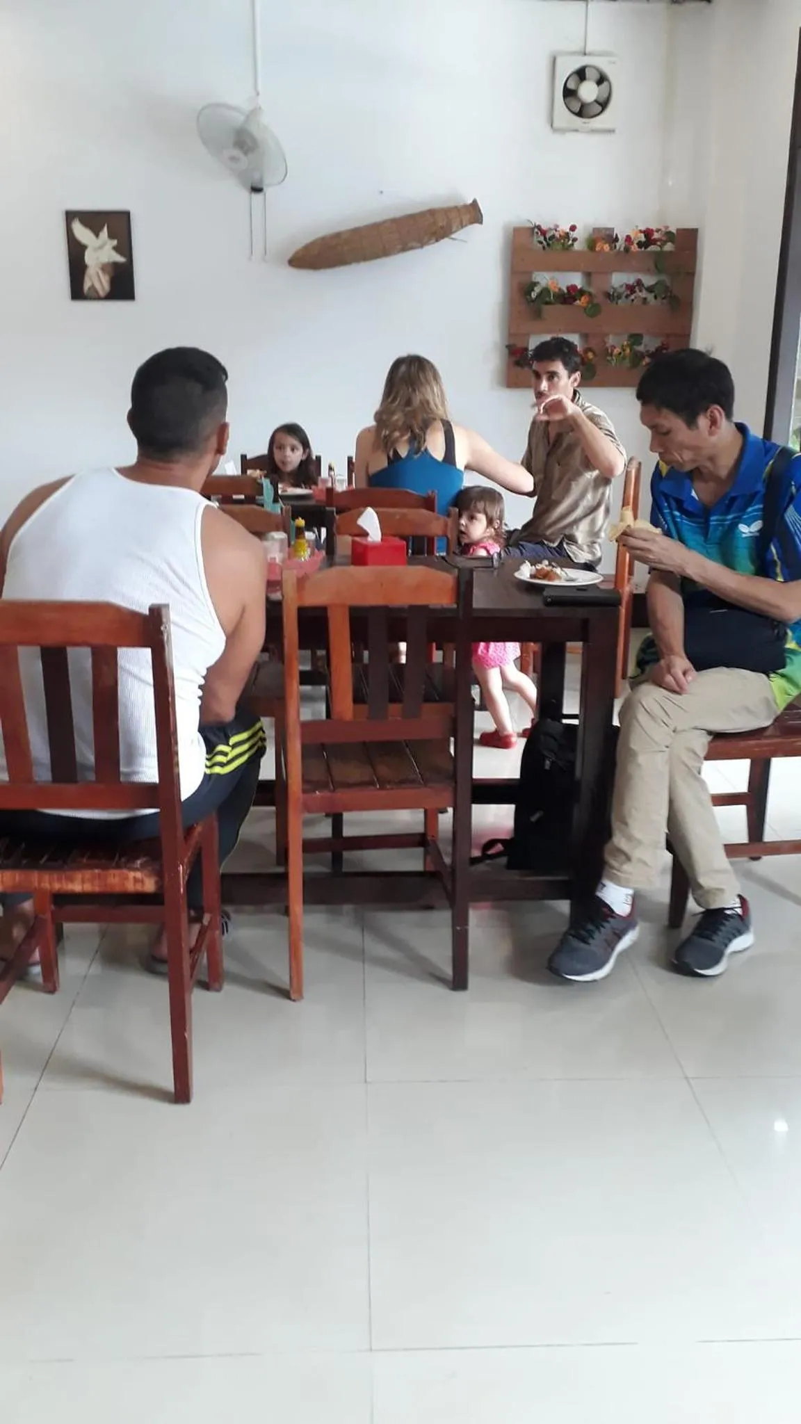 Restaurant/places to eat in DokPhut Guesthouse