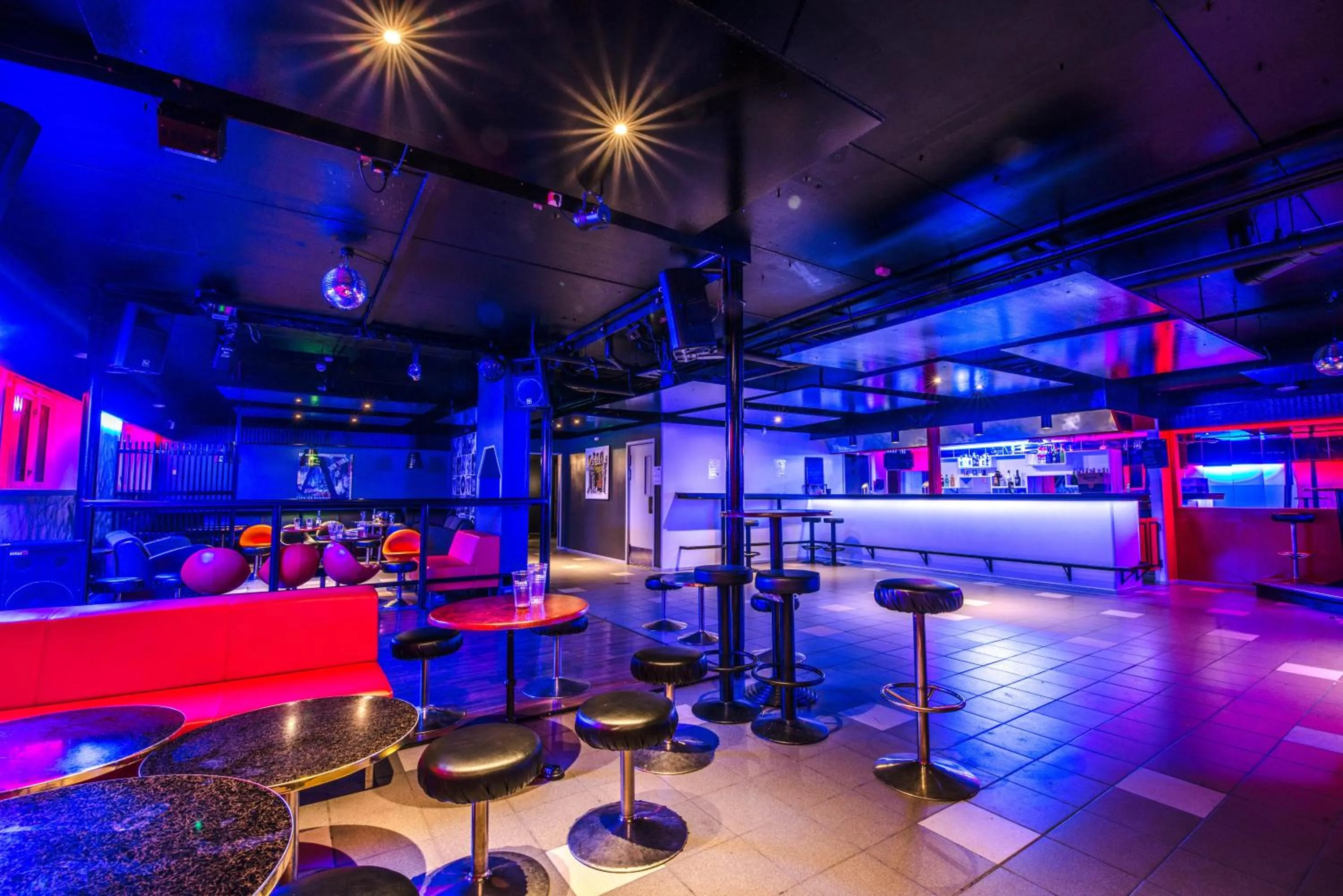 Nightclub / DJ in Lyngseidet Gjestegård AS