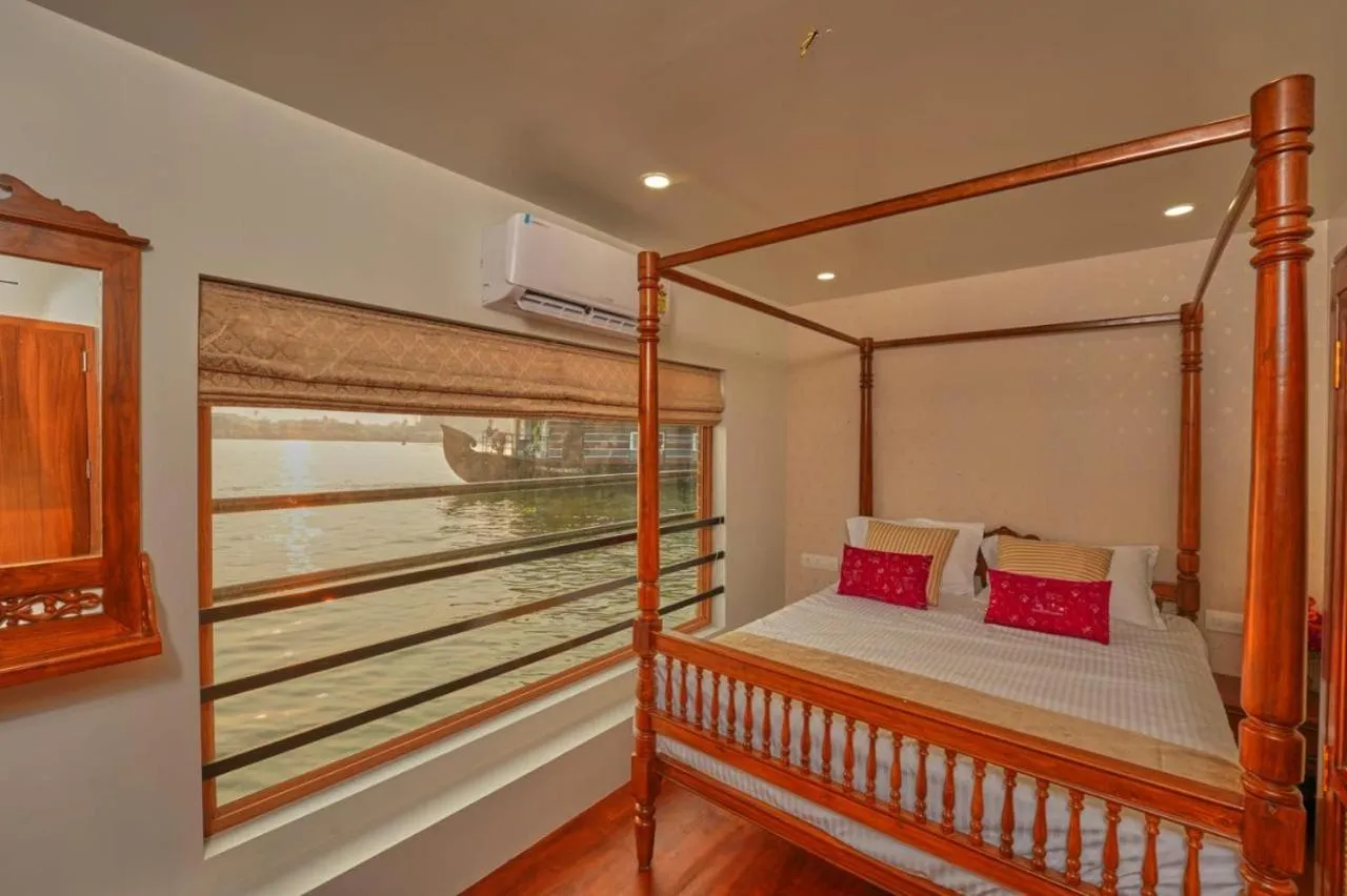 Bedroom, Bed in Venice Premium Houseboats Alleppey