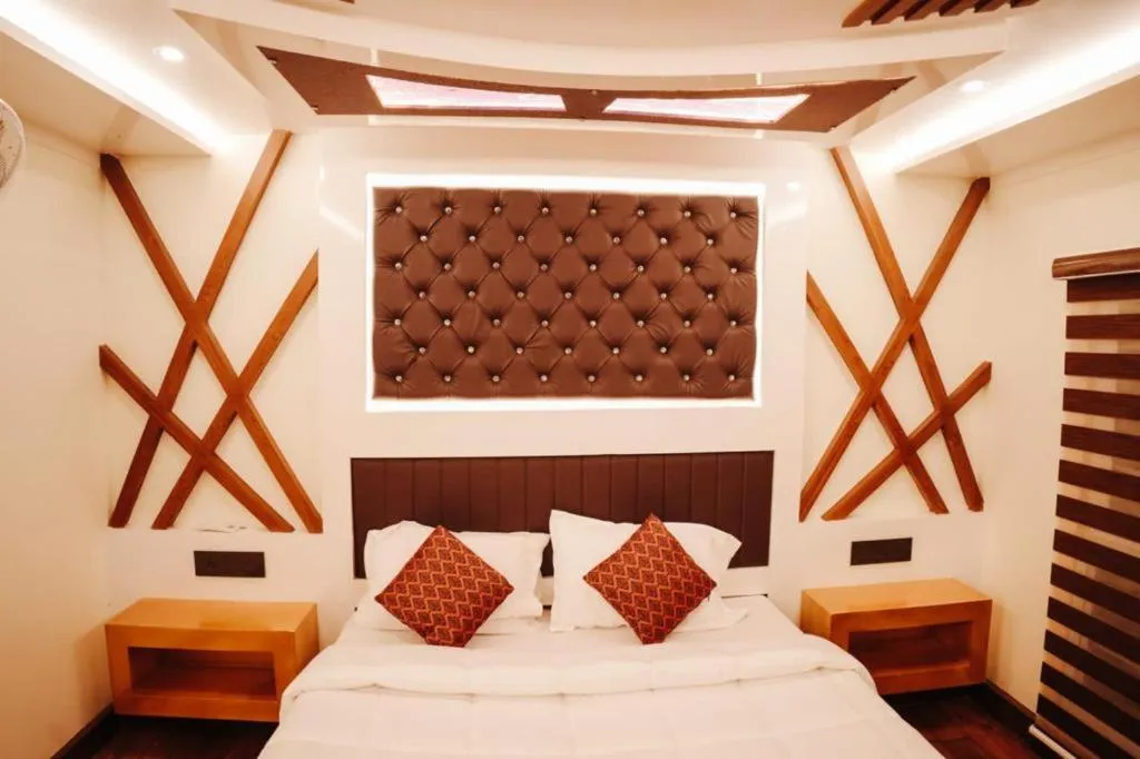 Bed in Venice Premium Houseboats Alleppey