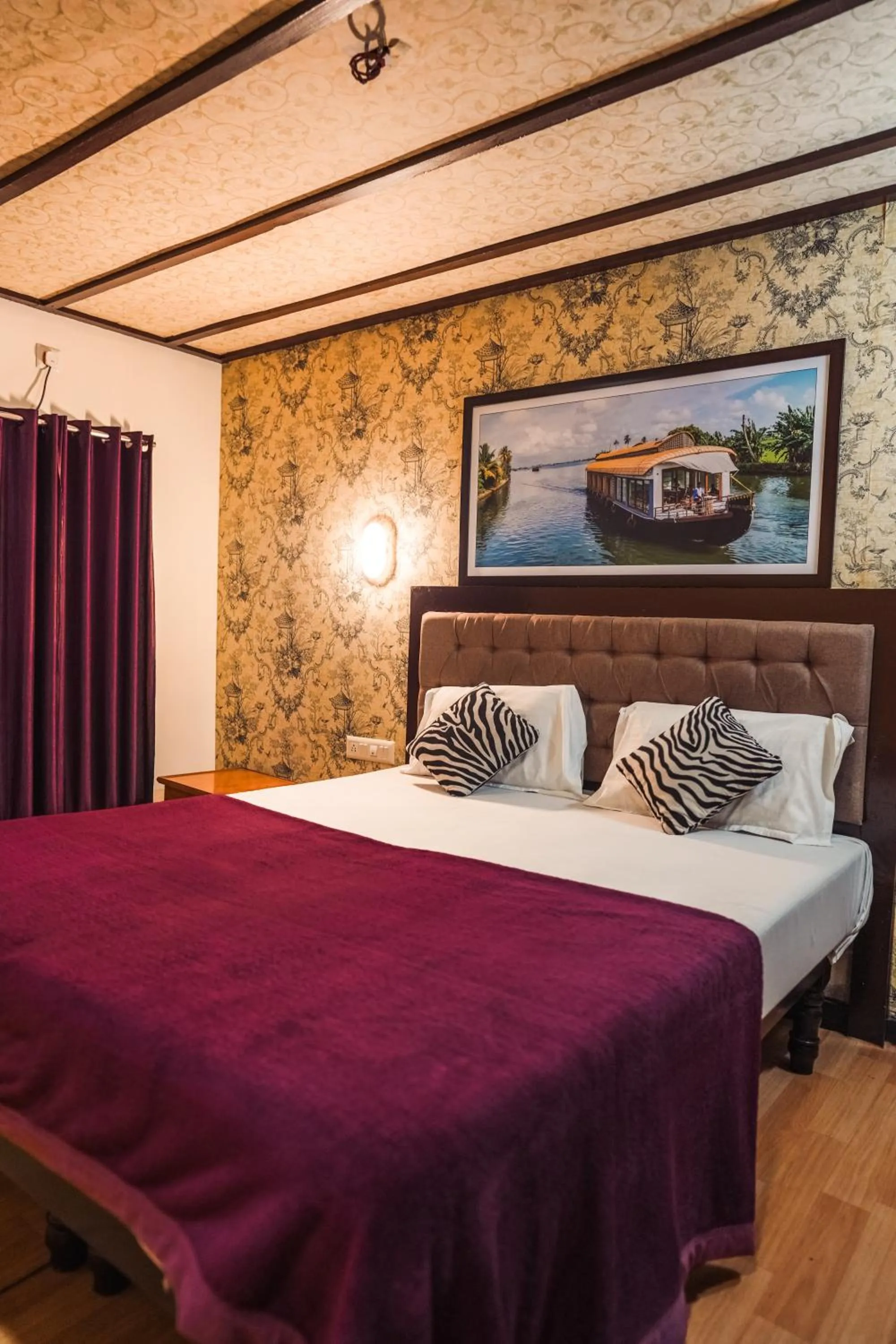 Bed in Venice Premium Houseboats Alleppey