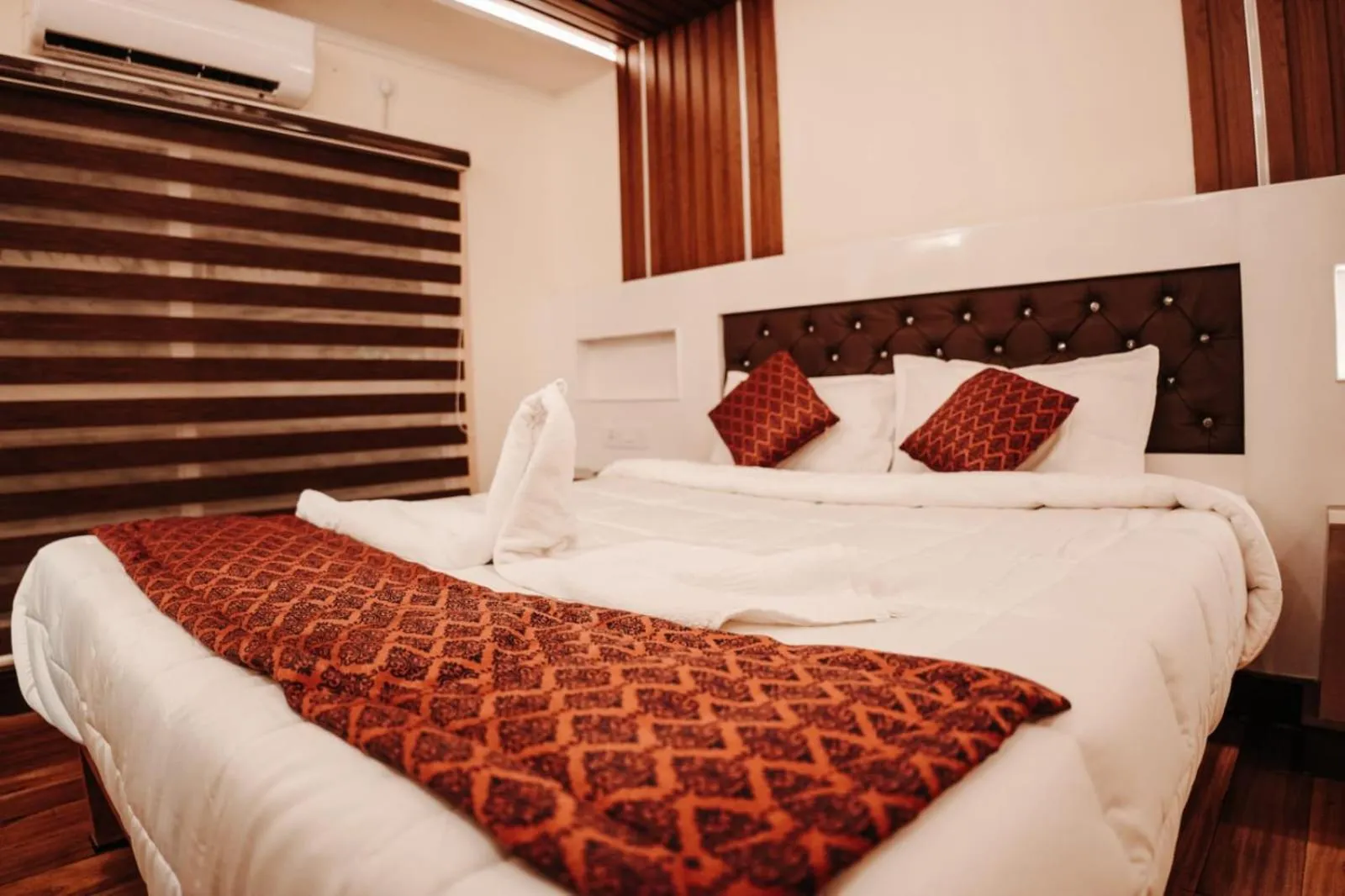 Bed in Venice Premium Houseboats Alleppey