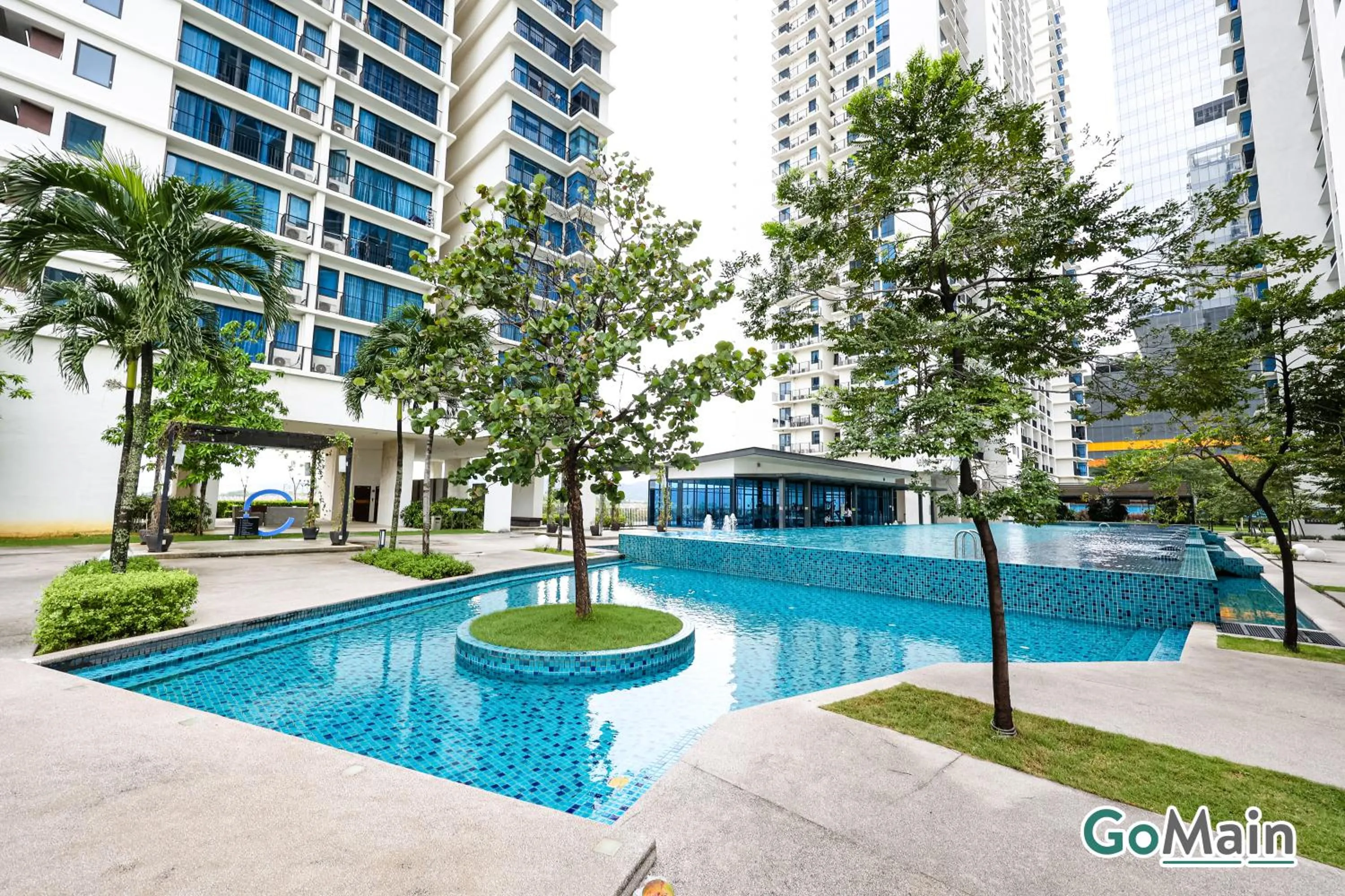 Swimming pool in Trefoil Setia Alam by GO-MAIN - Next to Mall & SCCC