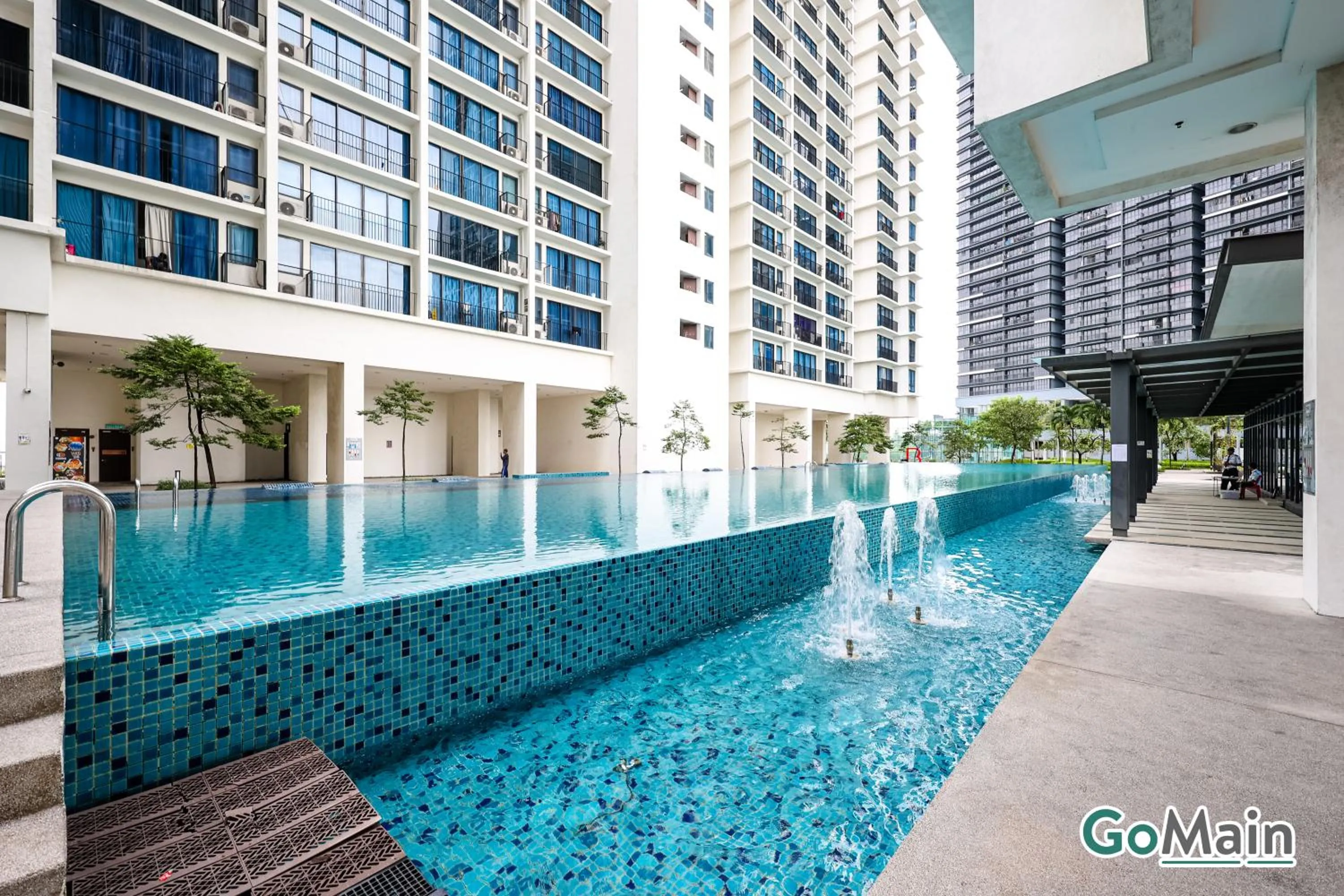 Swimming pool in Trefoil Setia Alam by GO-MAIN - Next to Mall & SCCC