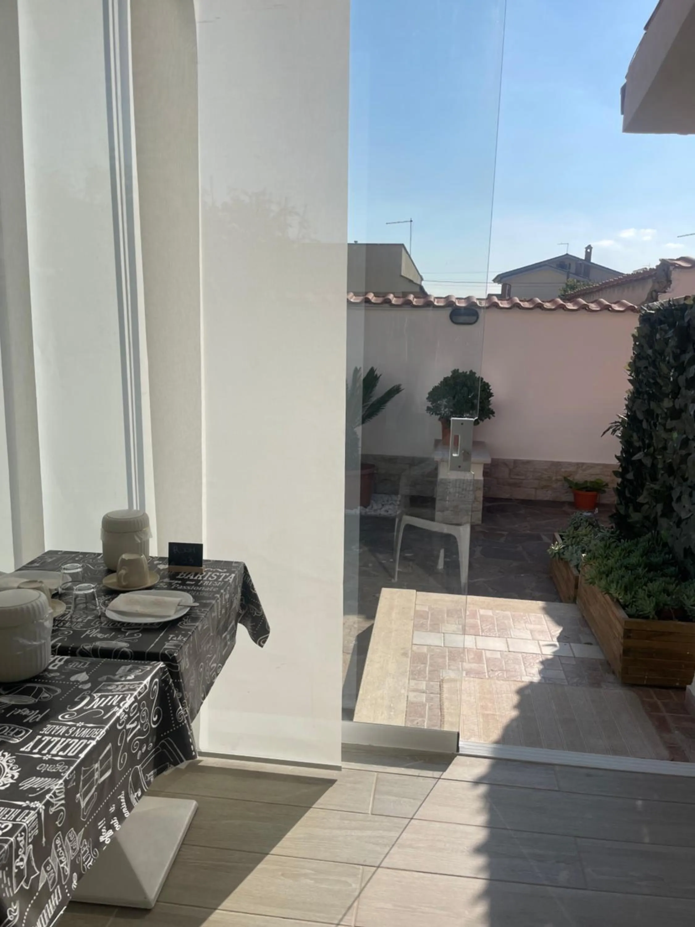 Patio in Sabrina Airport