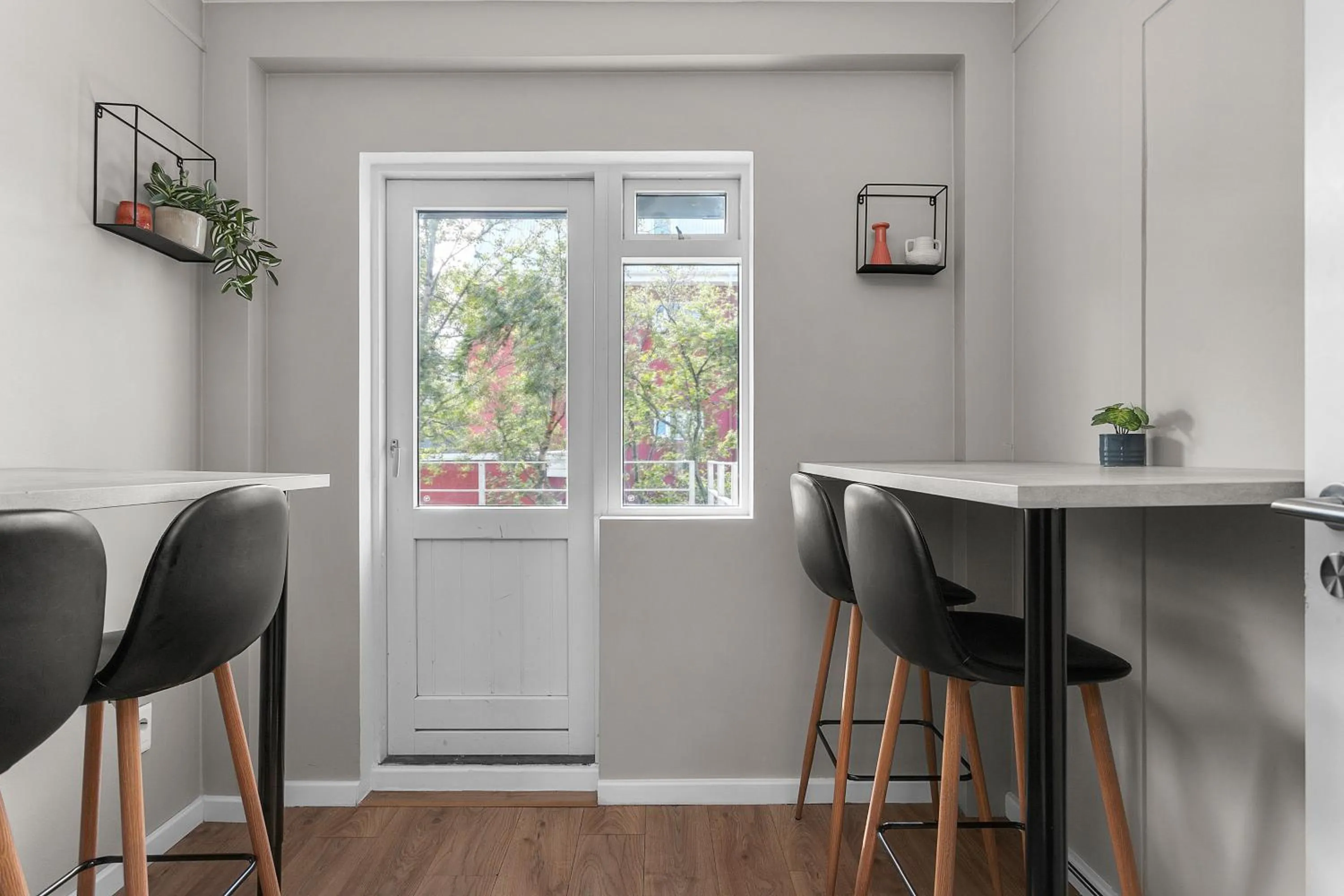 Communal kitchen in Reykjavík Central Guesthouse