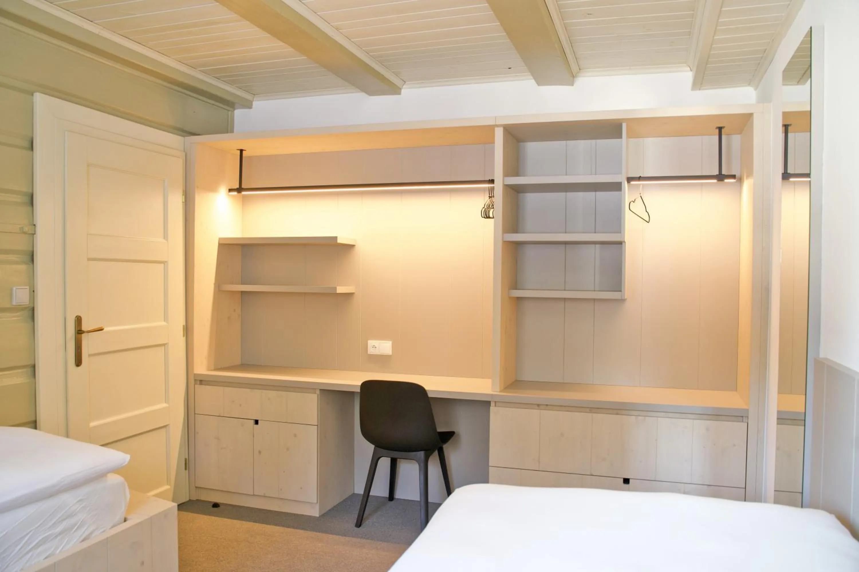 wardrobe in Prezidentská