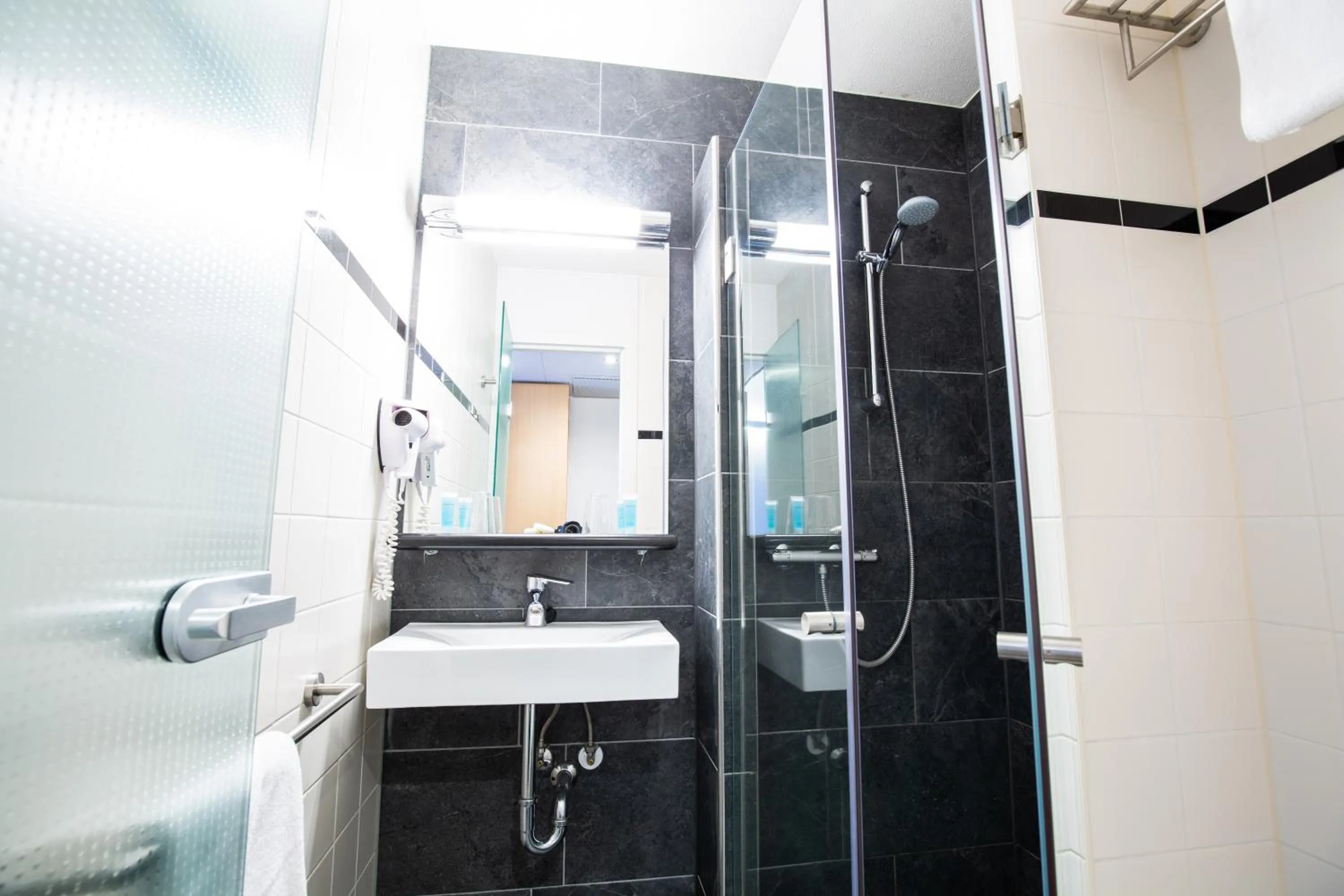 Bathroom in Bastion Hotel Roosendaal