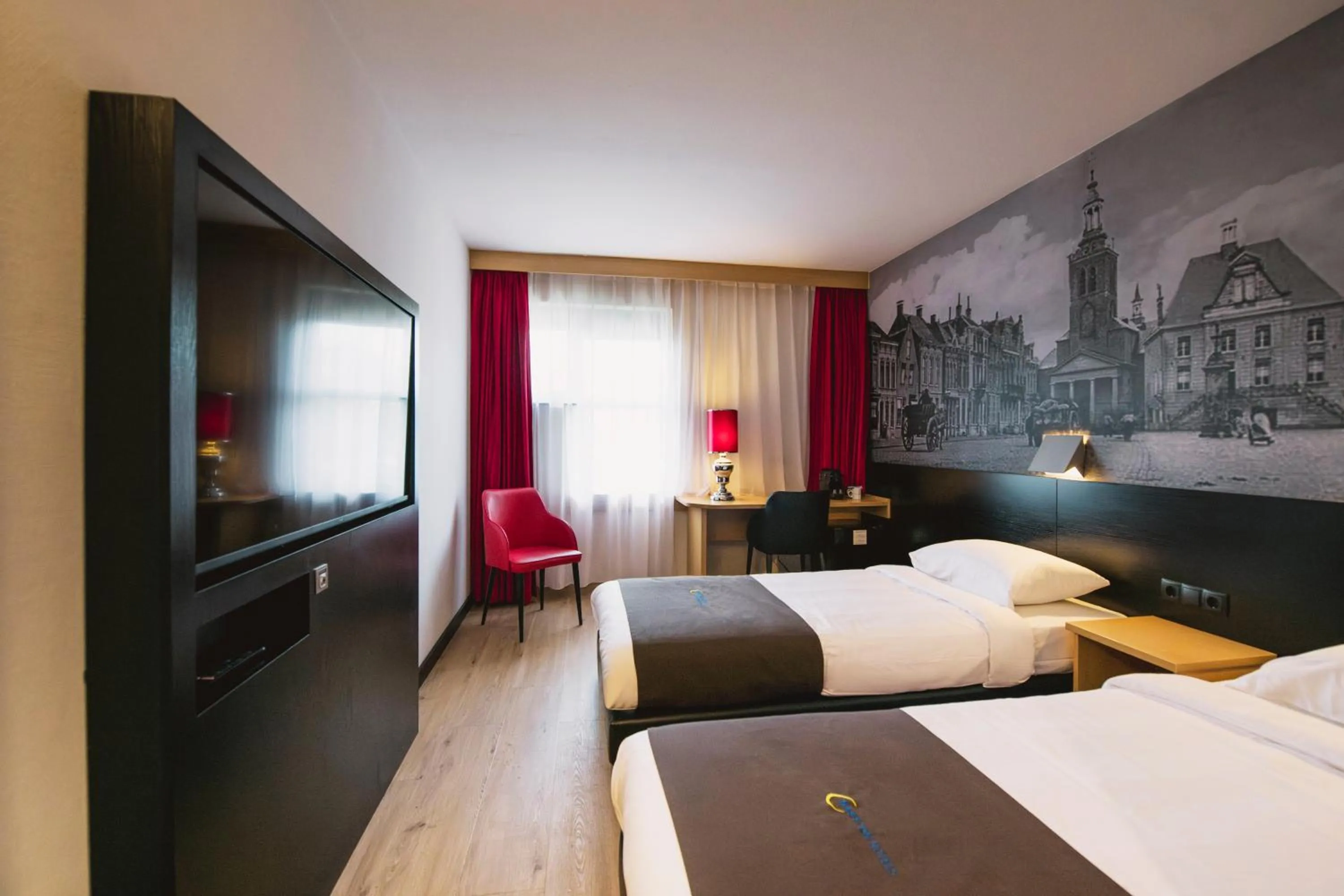 TV and multimedia, Bed in Bastion Hotel Roosendaal