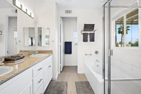 Luxurious Getaway Near Coachella Stagecoach Pool Putting Green Parking Firepit Sleeps 11