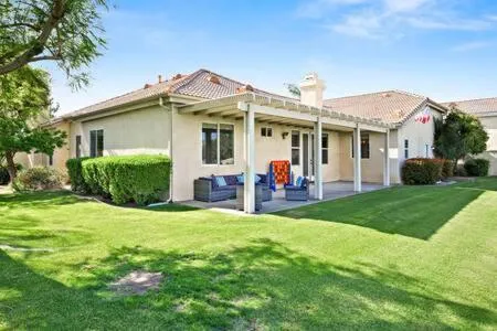 Luxurious Getaway Near Coachella Stagecoach Pool Putting Green Parking Firepit Sleeps 11