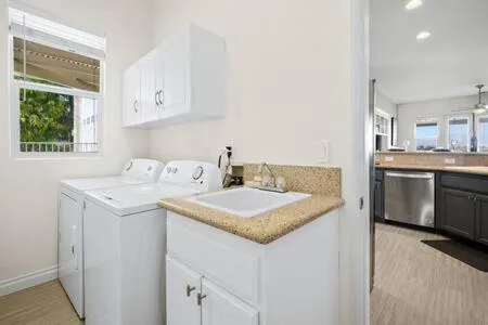 Luxurious Getaway Near Coachella Stagecoach Pool Putting Green Parking Firepit Sleeps 11