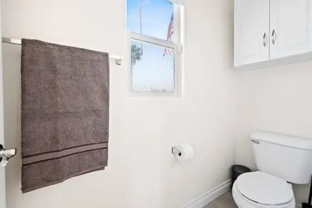 Luxurious Getaway Near Coachella Stagecoach Pool Putting Green Parking Firepit Sleeps 11