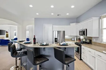 Luxurious Getaway Near Coachella Stagecoach Pool Putting Green Parking Firepit Sleeps 11