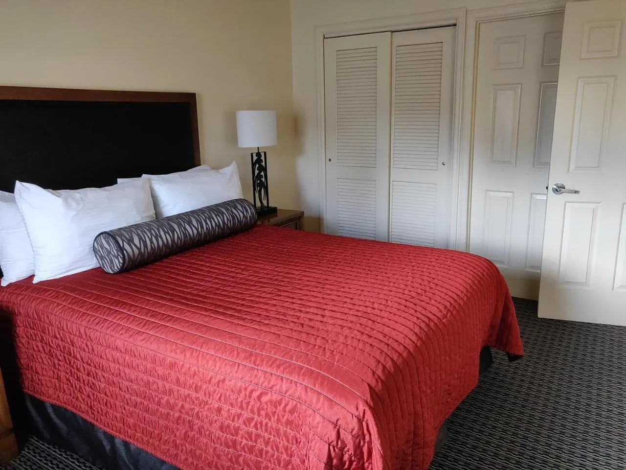 Bedroom, Bed in GetAways at the Lodge at Kingsbury Crossing