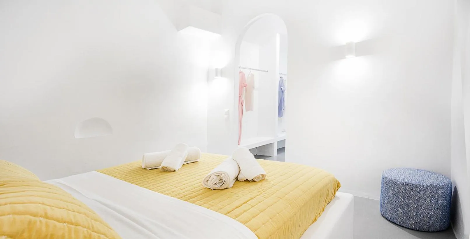 Bed in Rafael' s Mediteranian Cave Suites