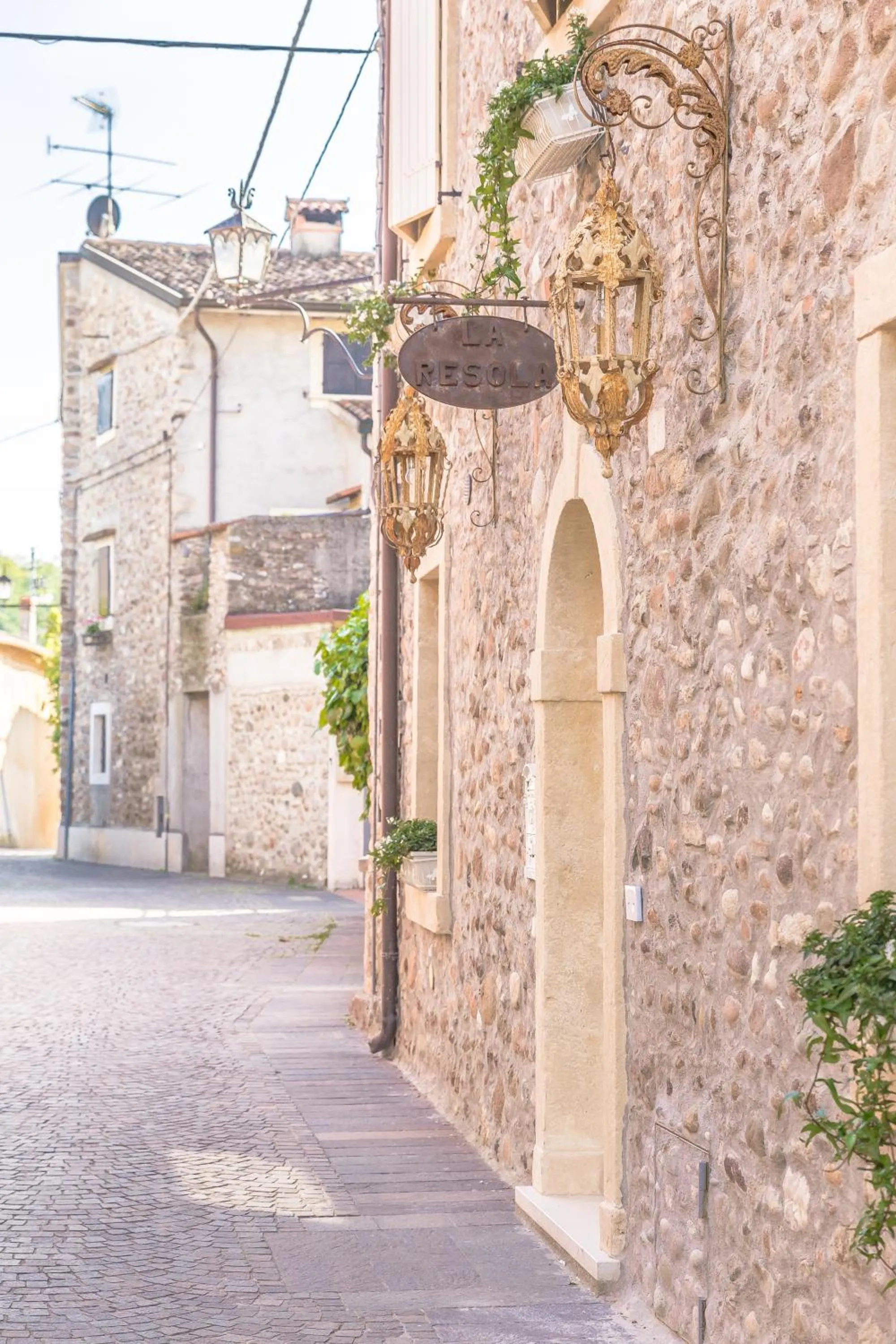 Property building in Maison Resola - Rooms & Breakfast